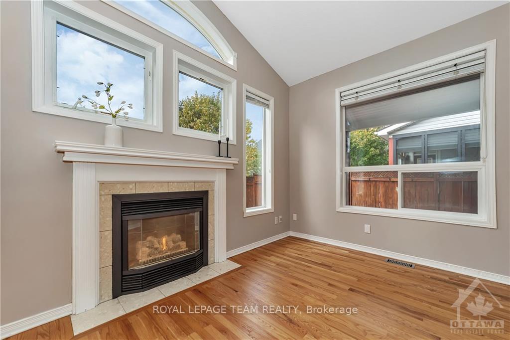 Photo 15 of 44 Grengold Way, Ottawa, Kanata - Kanata Lakes/Heritage Hills — HOMEH