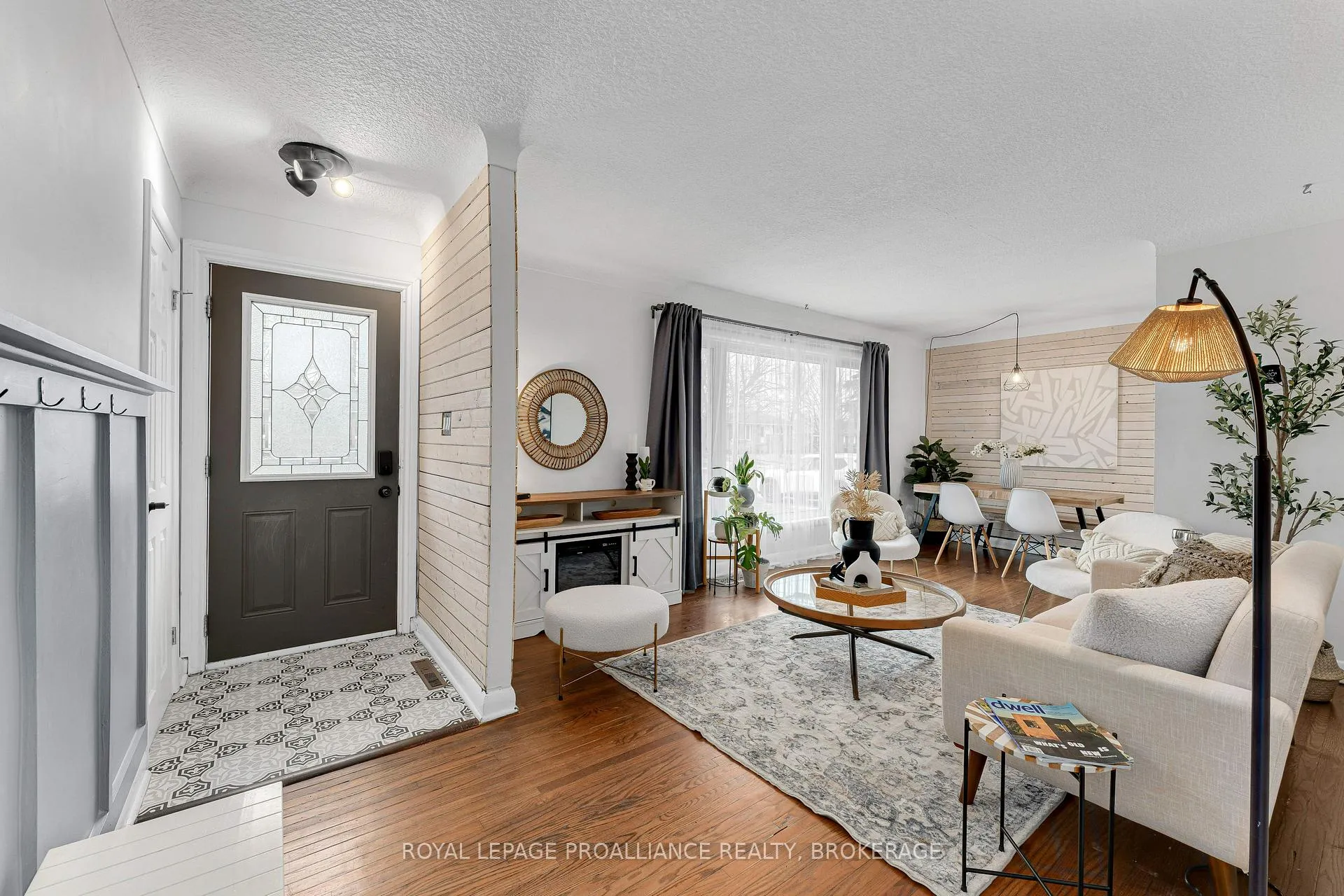 Photo 5 of 386 McEwen Drive, Kingston, City Southwest — HOMEH