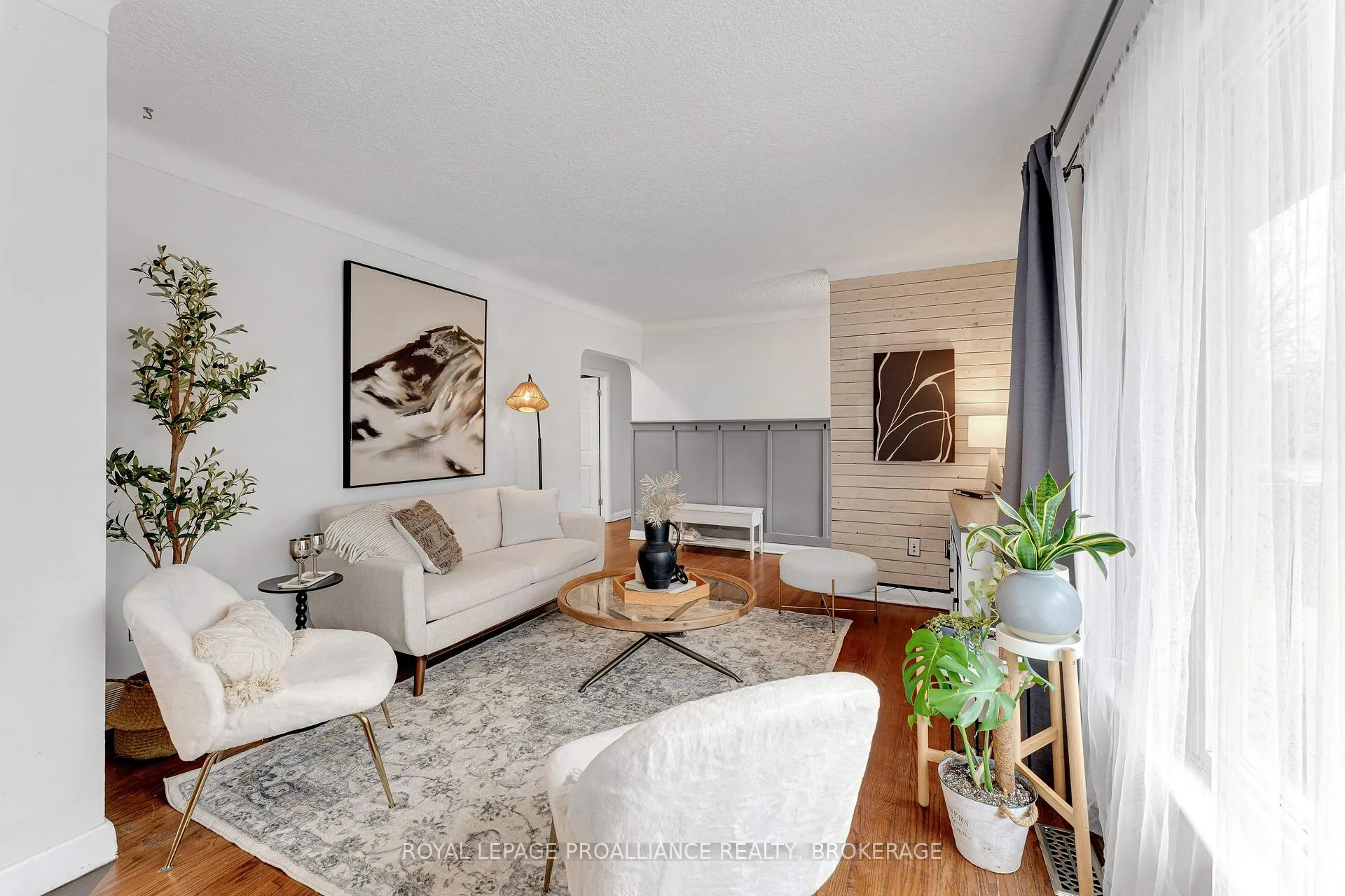 Photo 7 of 386 McEwen Drive, Kingston, City Southwest — HOMEH