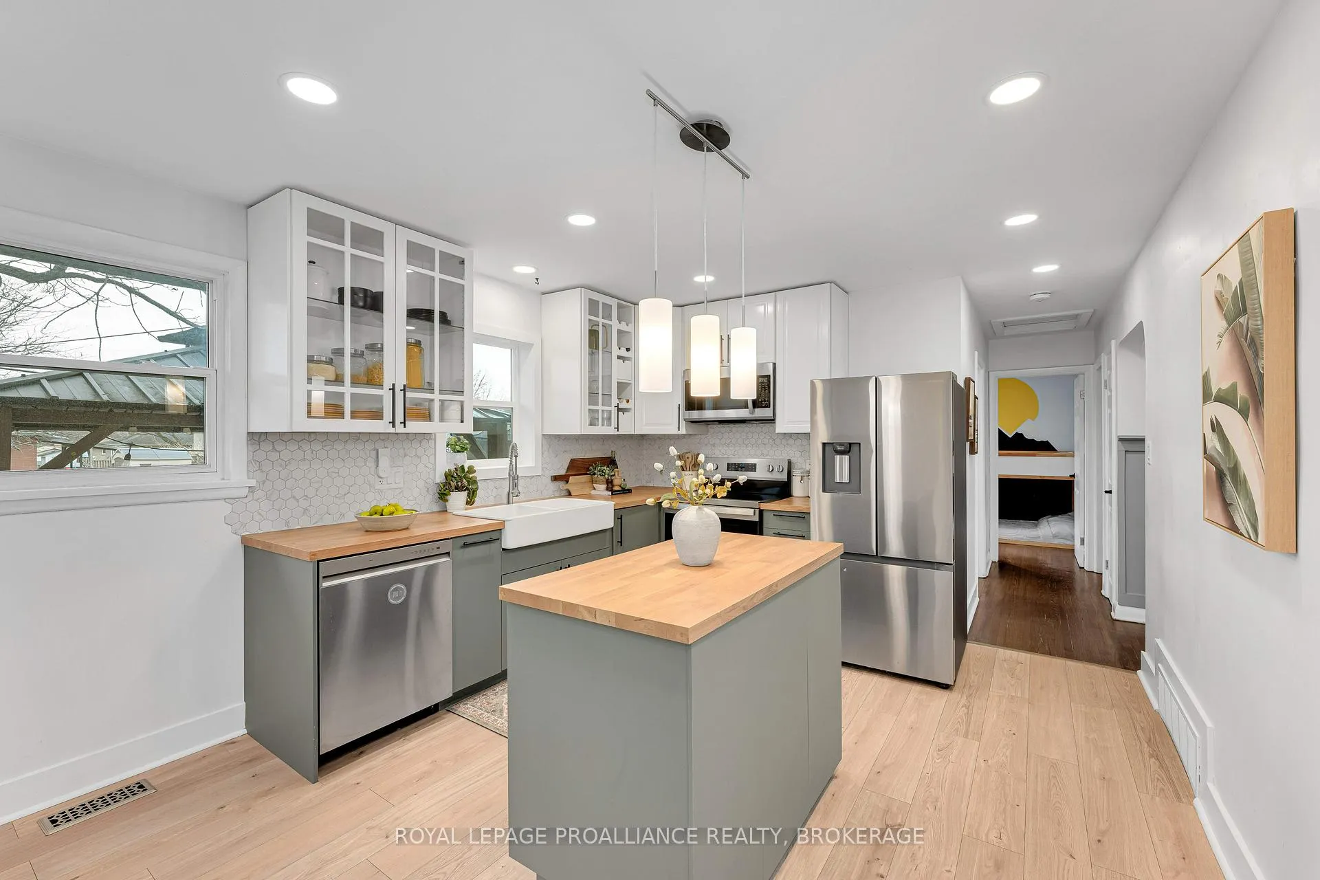 Photo 15 of 386 McEwen Drive, Kingston, City Southwest — HOMEH