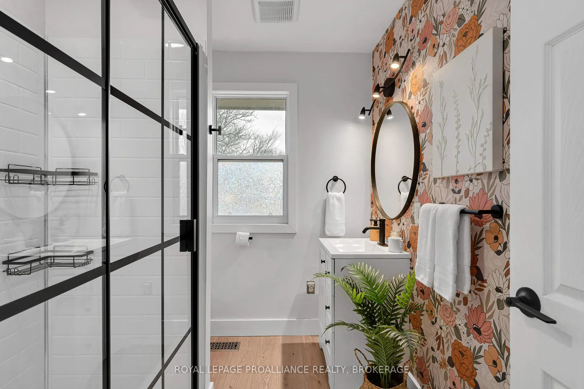Photo 16 of 386 McEwen Drive, Kingston, City Southwest — HOMEH