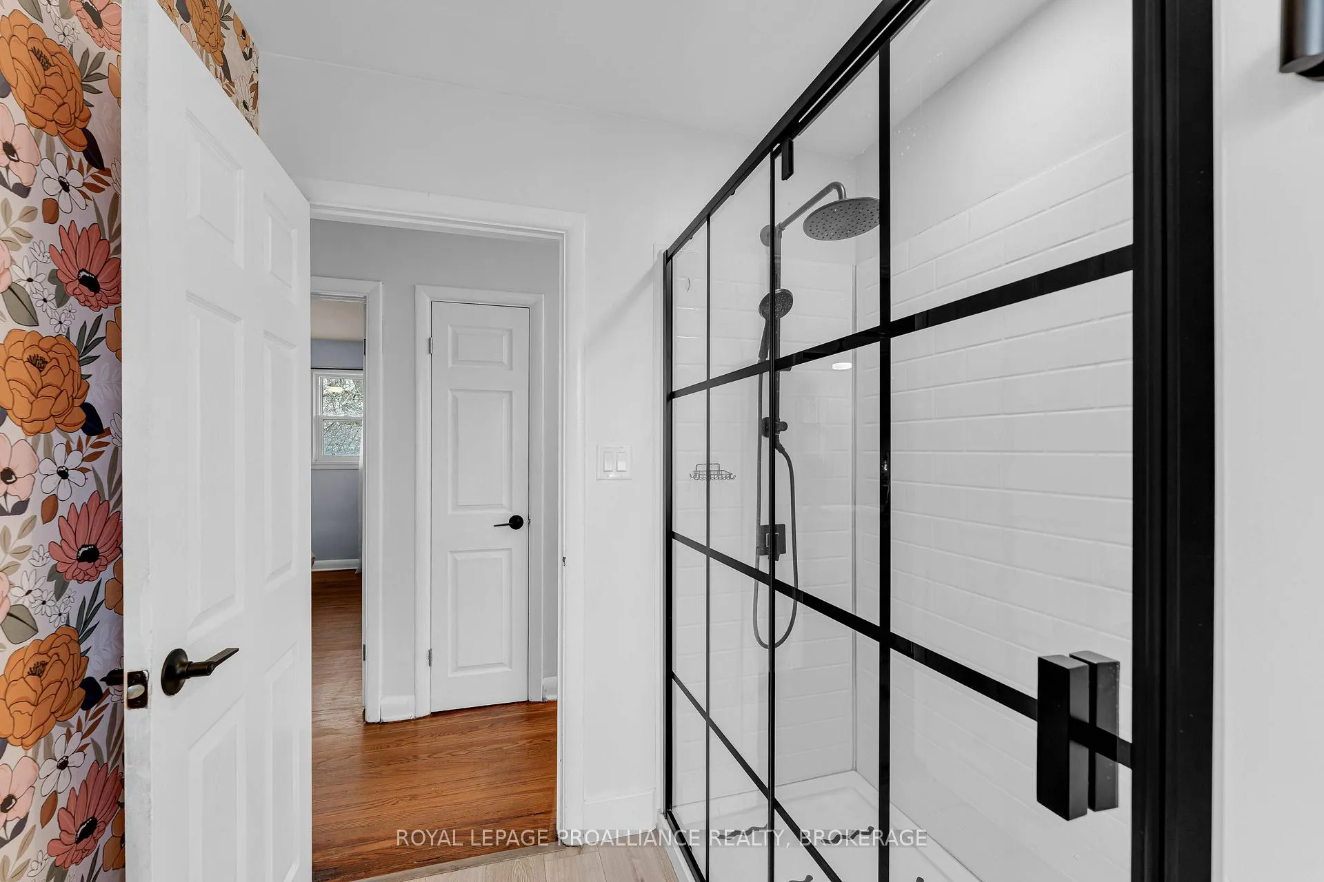 Photo 17 of 386 McEwen Drive, Kingston, City Southwest — HOMEH