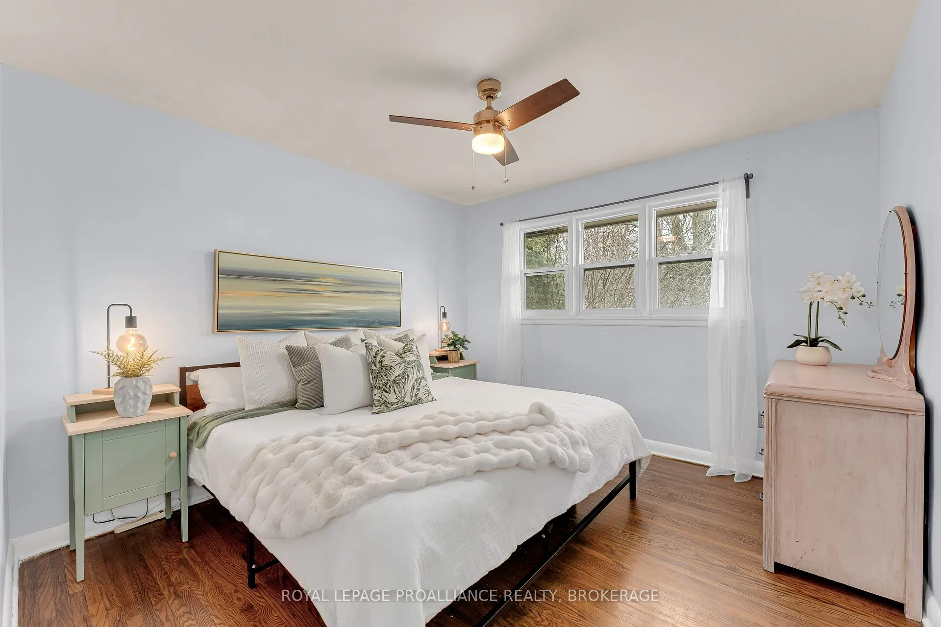 Photo 18 of 386 McEwen Drive, Kingston, City Southwest — HOMEH