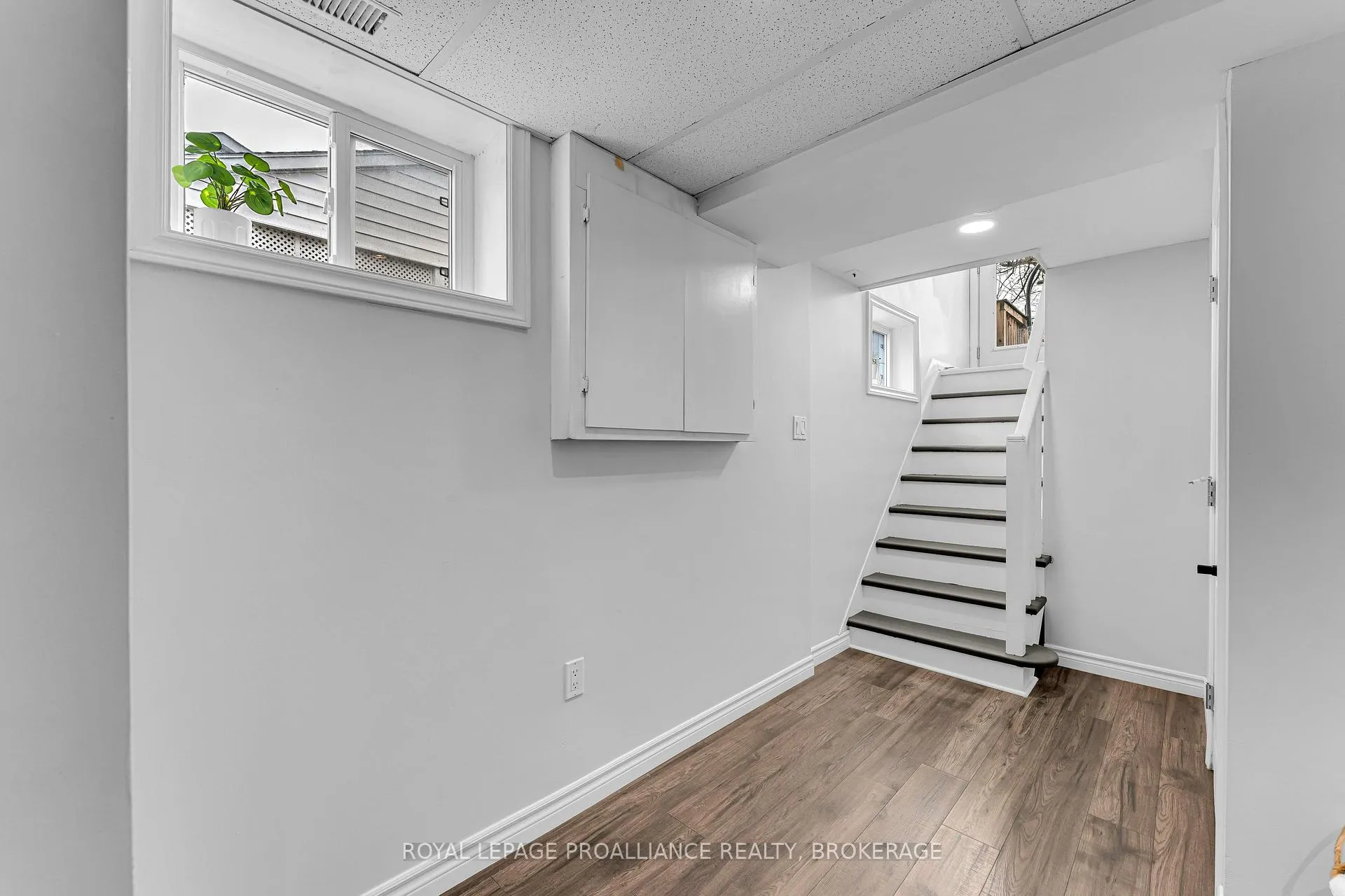 Photo 23 of 386 McEwen Drive, Kingston, City Southwest — HOMEH
