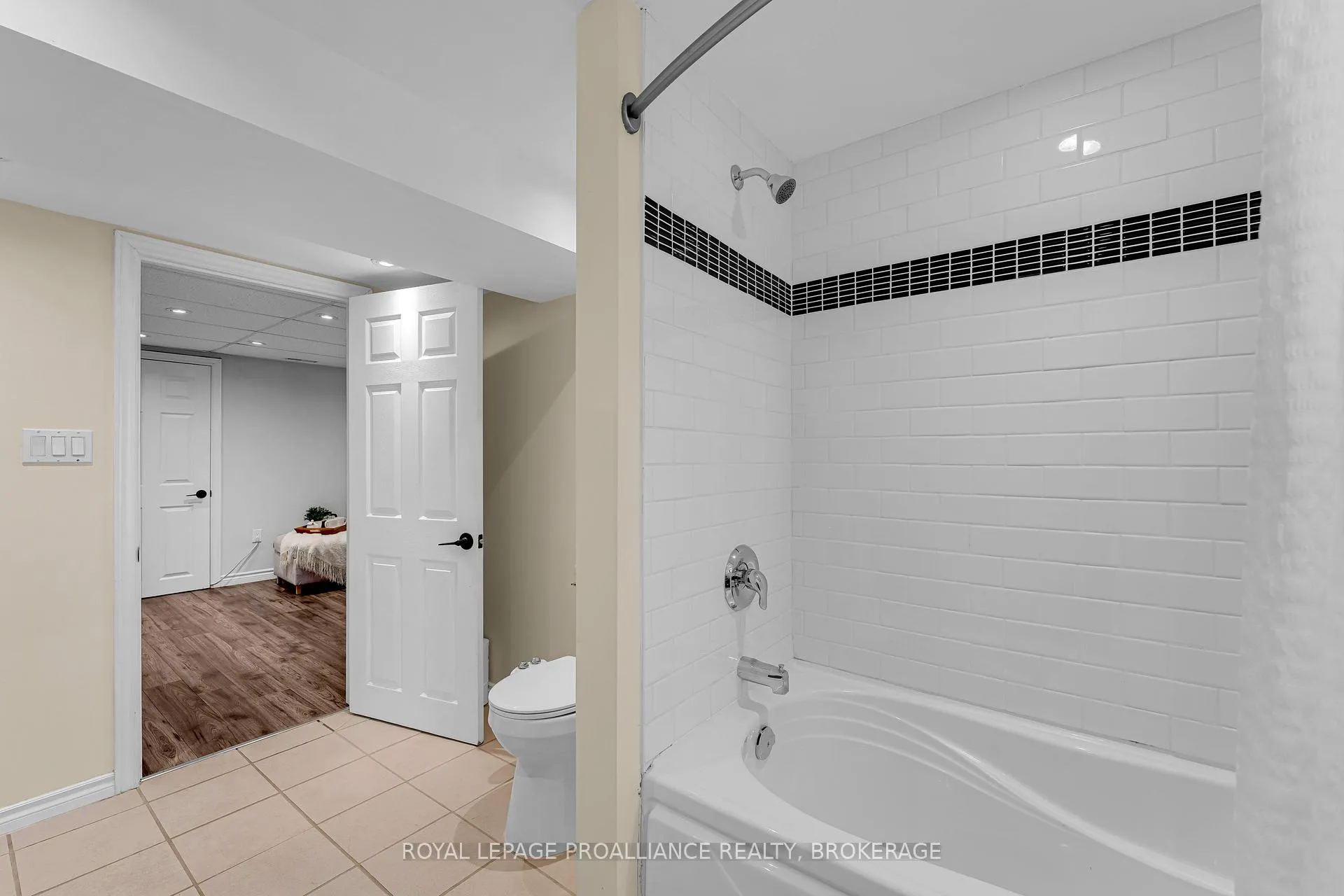 Photo 28 of 386 McEwen Drive, Kingston, City Southwest — HOMEH