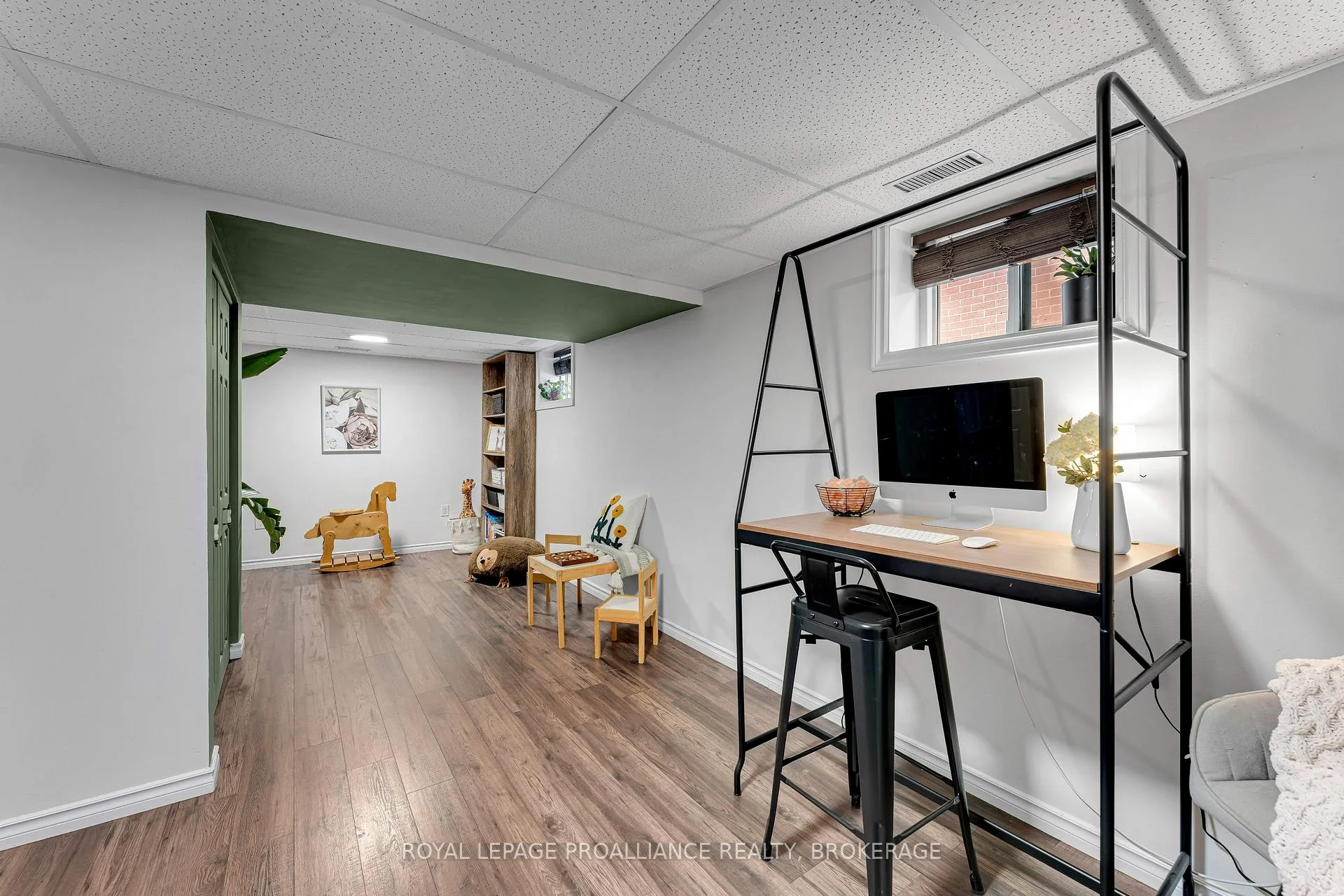 Photo 29 of 386 McEwen Drive, Kingston, City Southwest — HOMEH