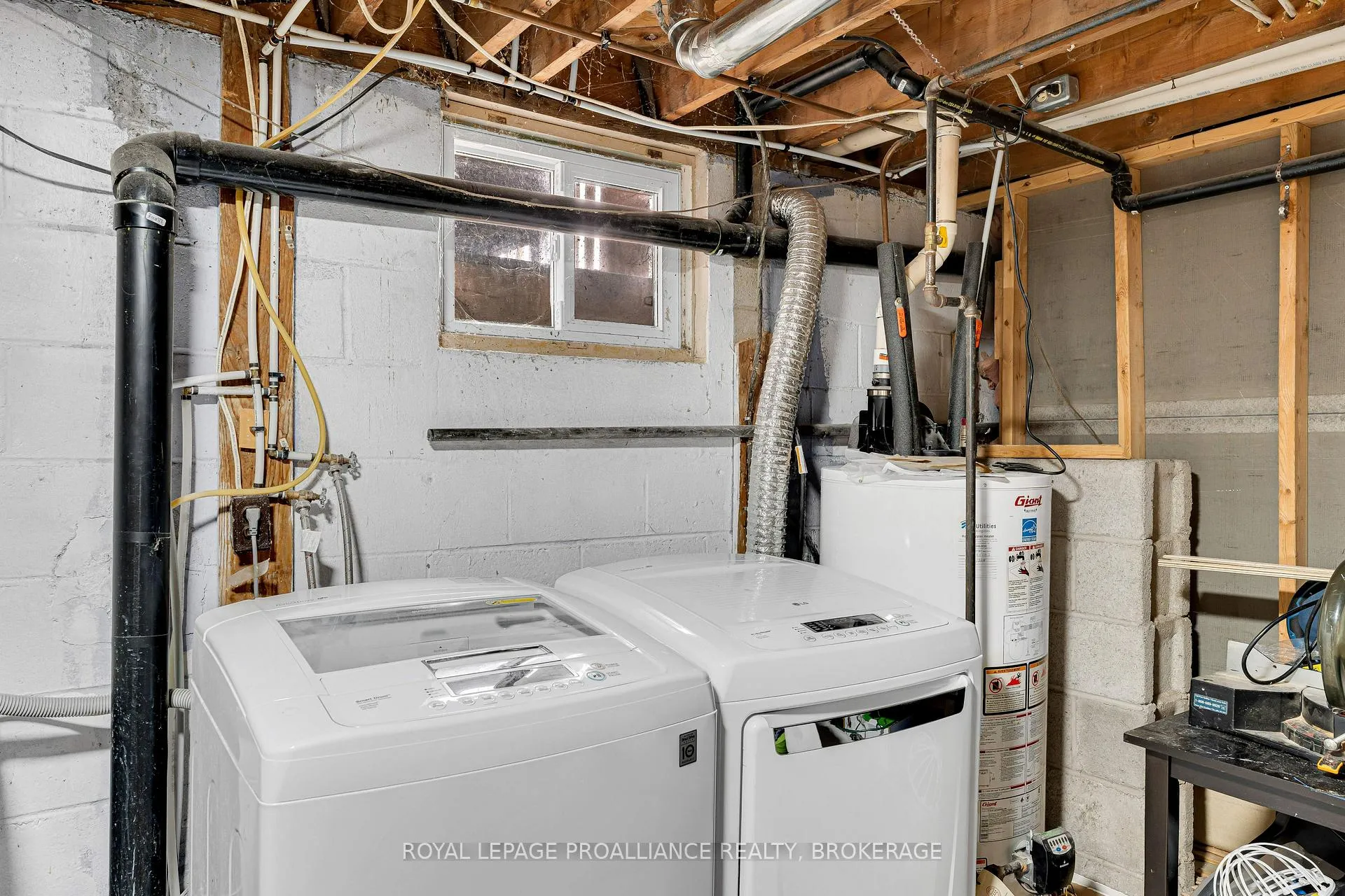 Photo 32 of 386 McEwen Drive, Kingston, City Southwest — HOMEH