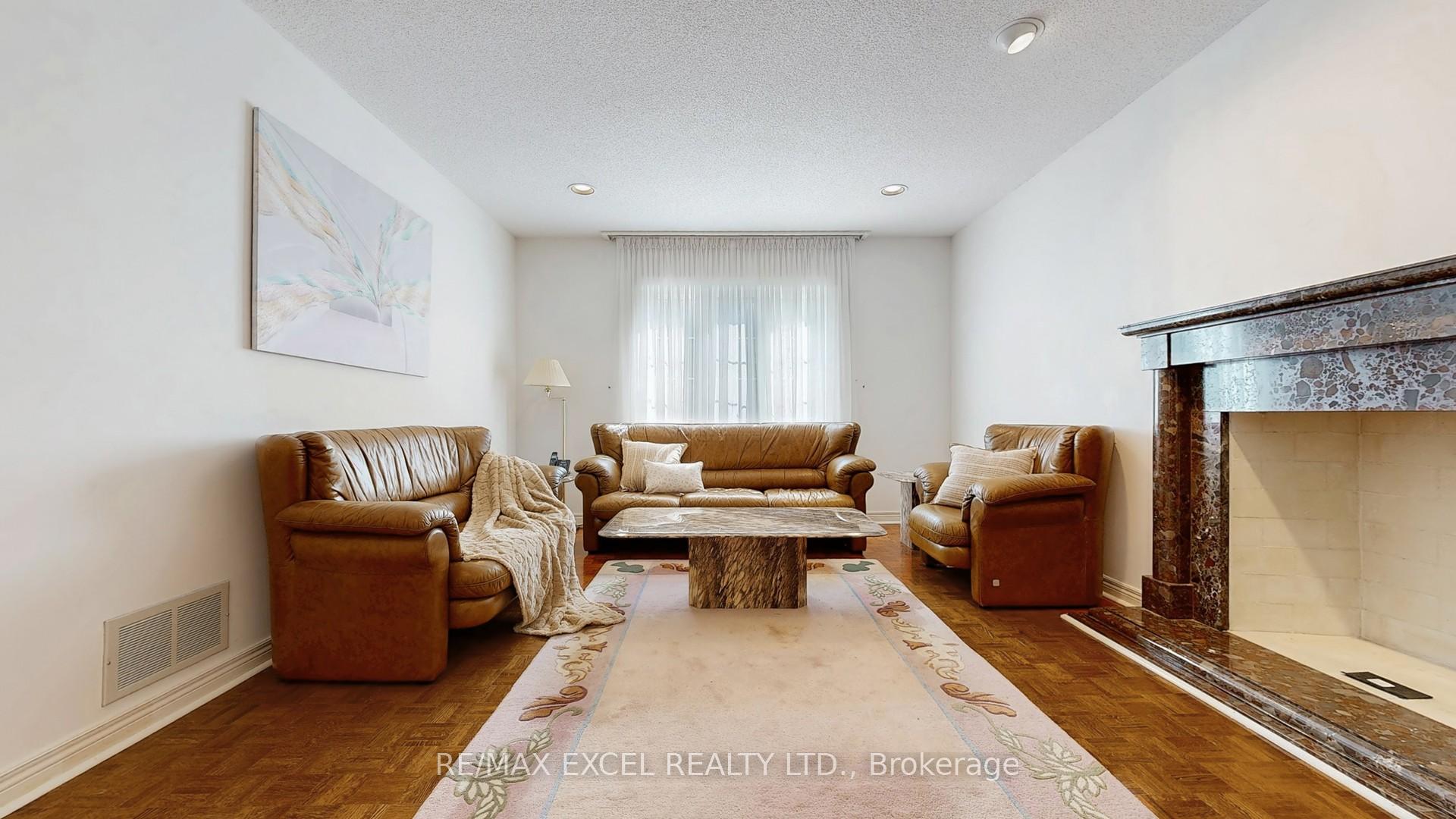Photo 23 of 35 Townson Road, Markham, Cachet — HOMEH