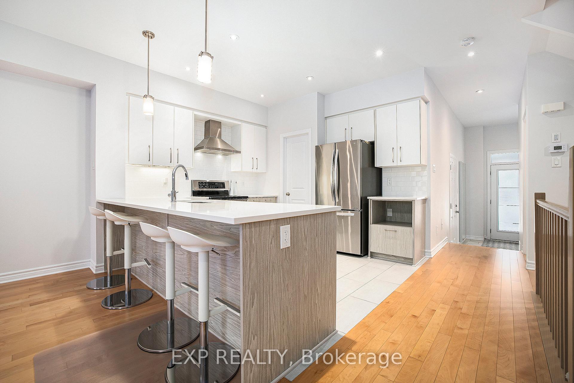 Photo 4 of 528 Triangle Street, Ottawa, Kanata - Emerald Meadows/Trailwest — HOMEH