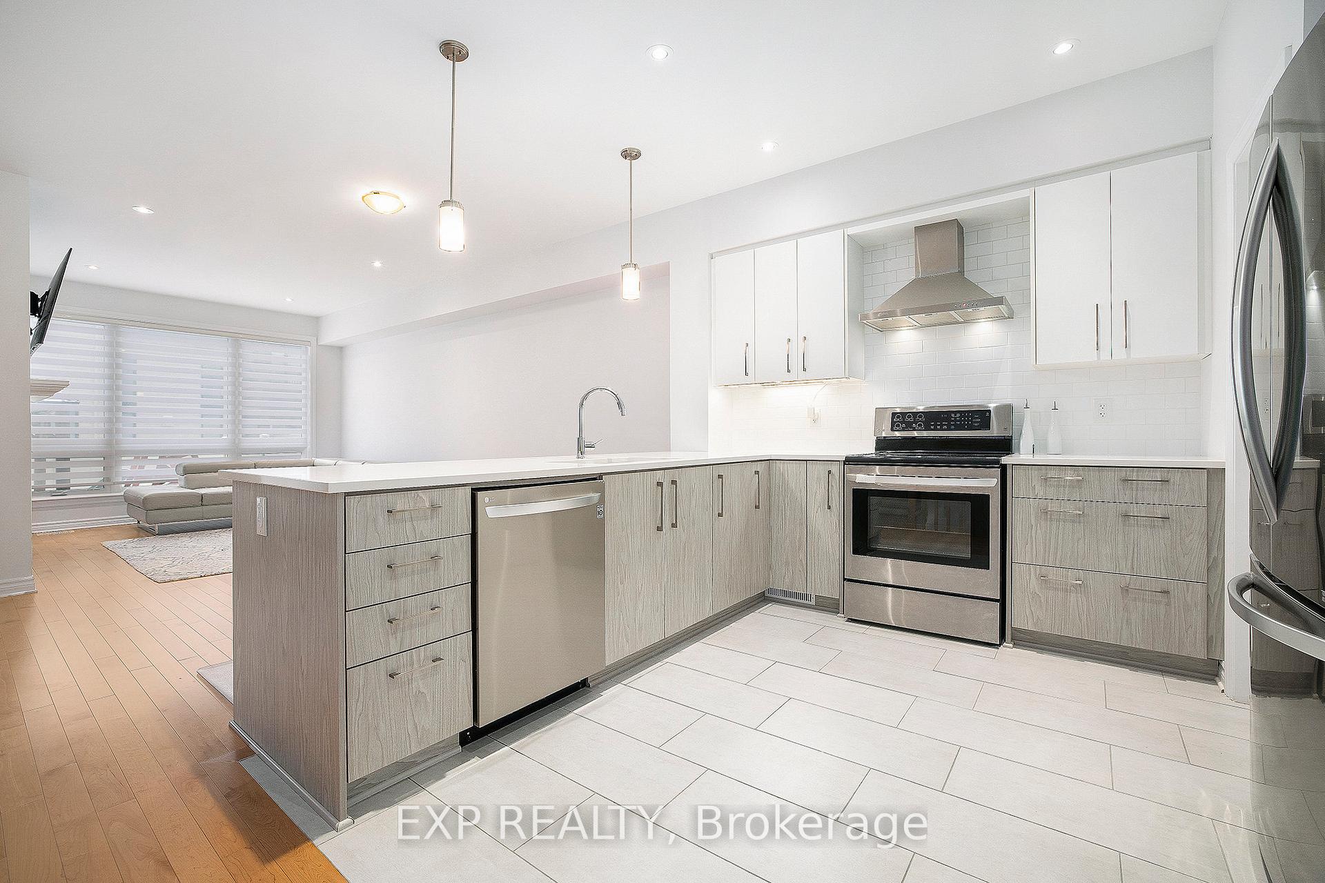 Photo 5 of 528 Triangle Street, Ottawa, Kanata - Emerald Meadows/Trailwest — HOMEH