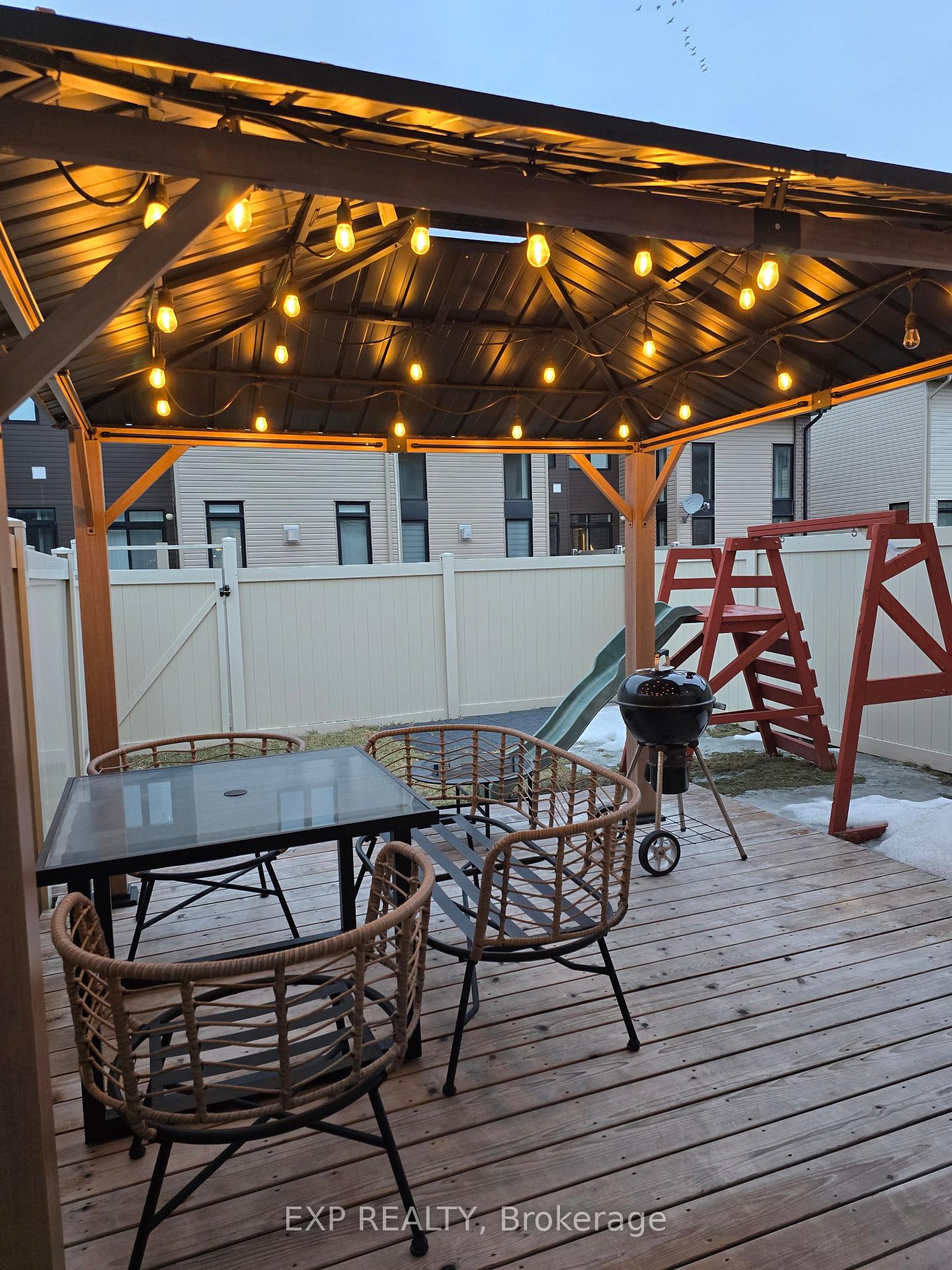 Photo 19 of 528 Triangle Street, Ottawa, Kanata - Emerald Meadows/Trailwest — HOMEH
