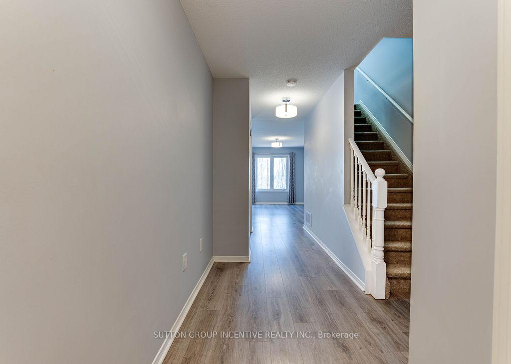 Photo 2 of 144 Southwinds Crescent, Midland — HOMEH