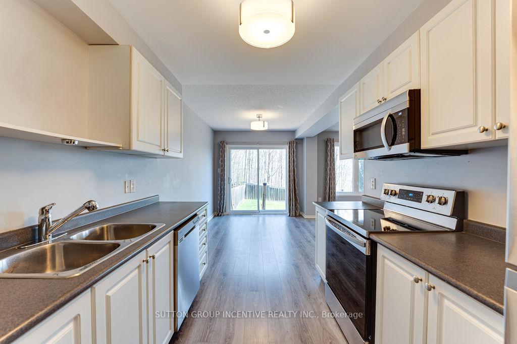 Photo 10 of 144 Southwinds Crescent, Midland — HOMEH