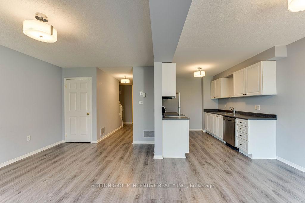 Photo 13 of 144 Southwinds Crescent, Midland — HOMEH