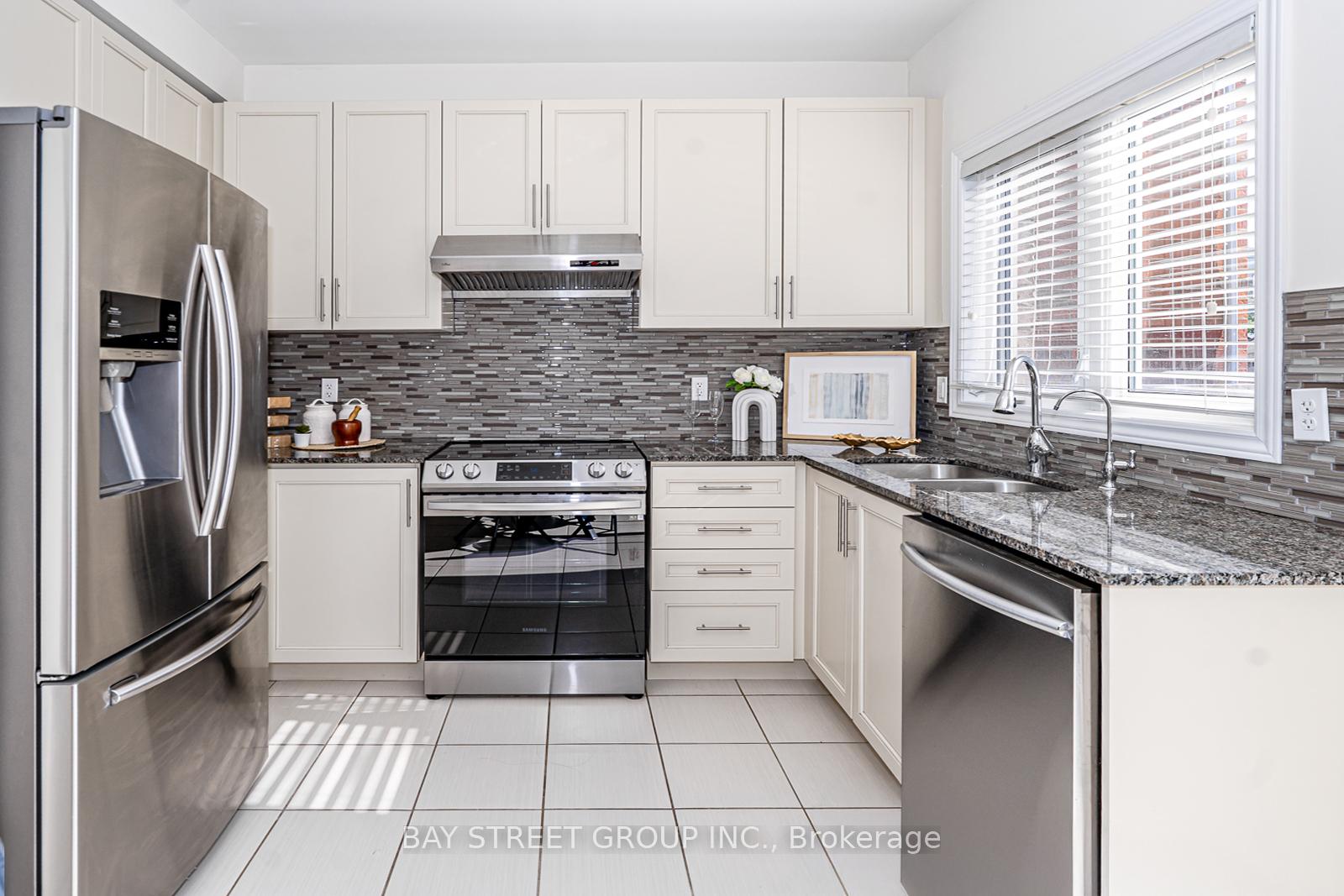 Photo 14 of 93 Evershot Crescent, Markham, Wismer — HOMEH