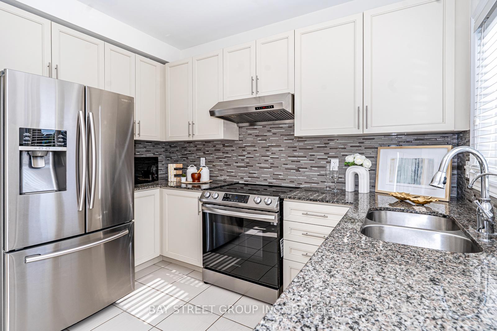 Photo 15 of 93 Evershot Crescent, Markham, Wismer — HOMEH