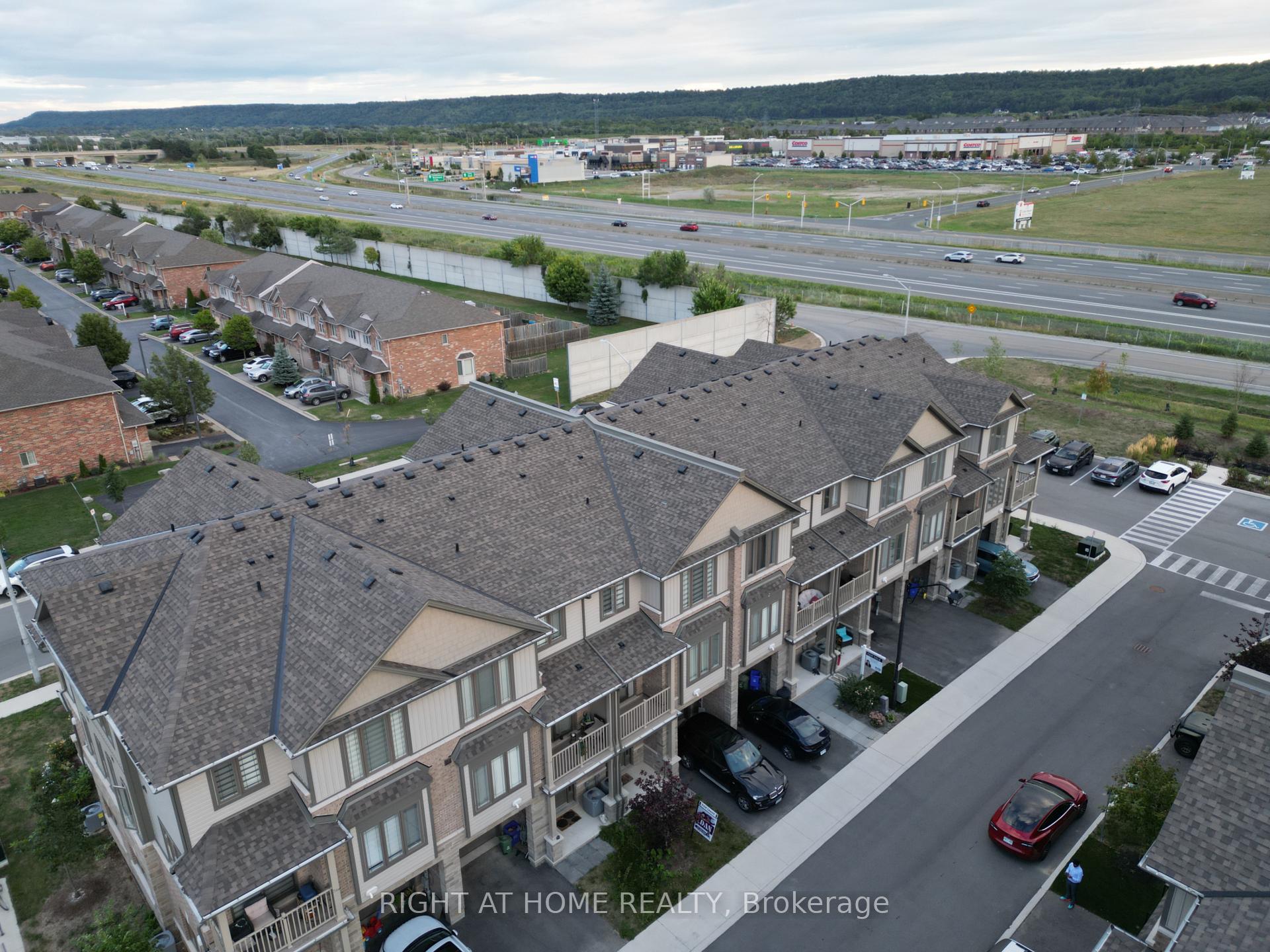 Photo 2 of Unit 43, 27 Rachel Drive, Hamilton, Winona Park — HOMEH