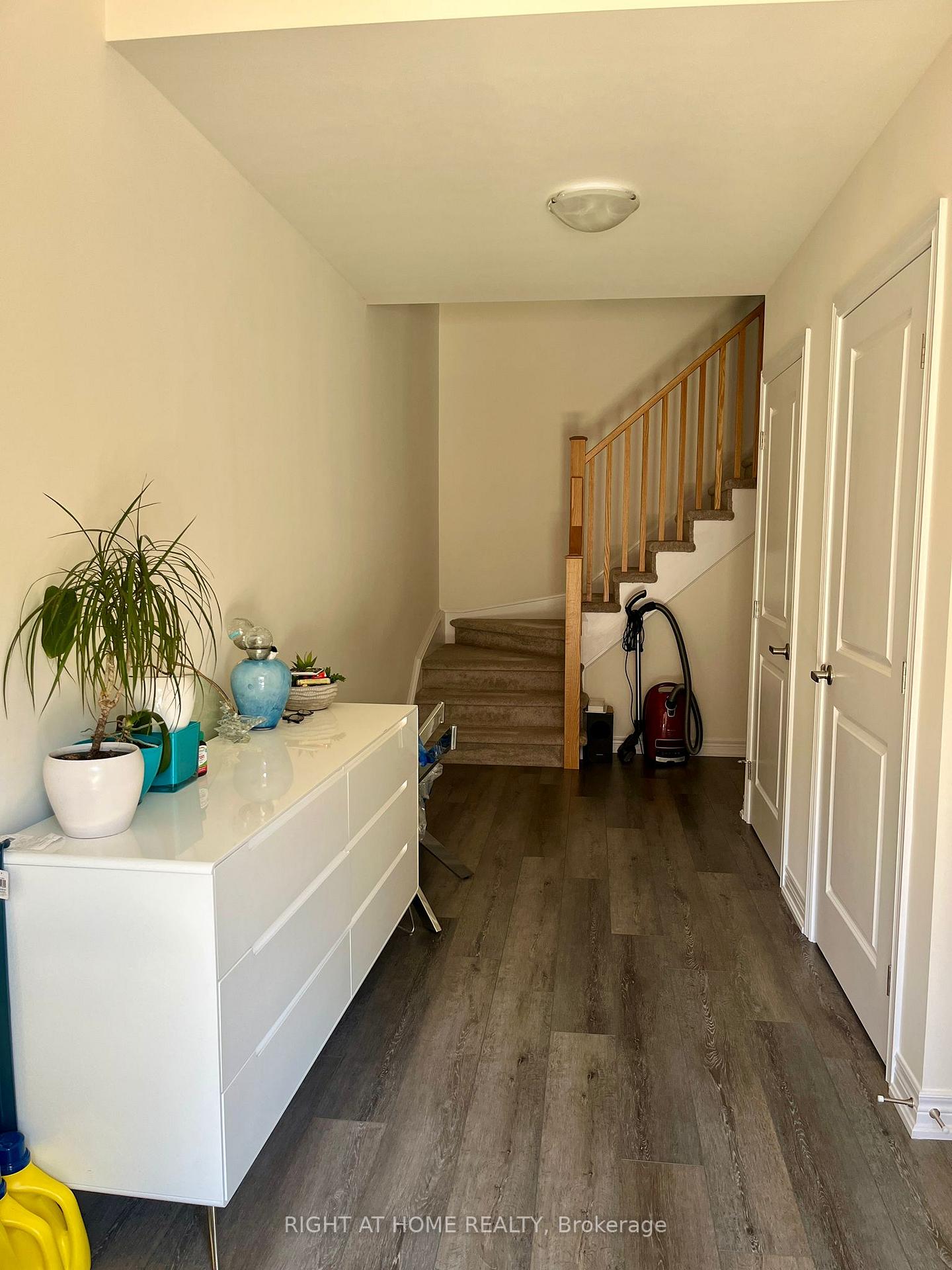 Photo 8 of Unit 43, 27 Rachel Drive, Hamilton, Winona Park — HOMEH