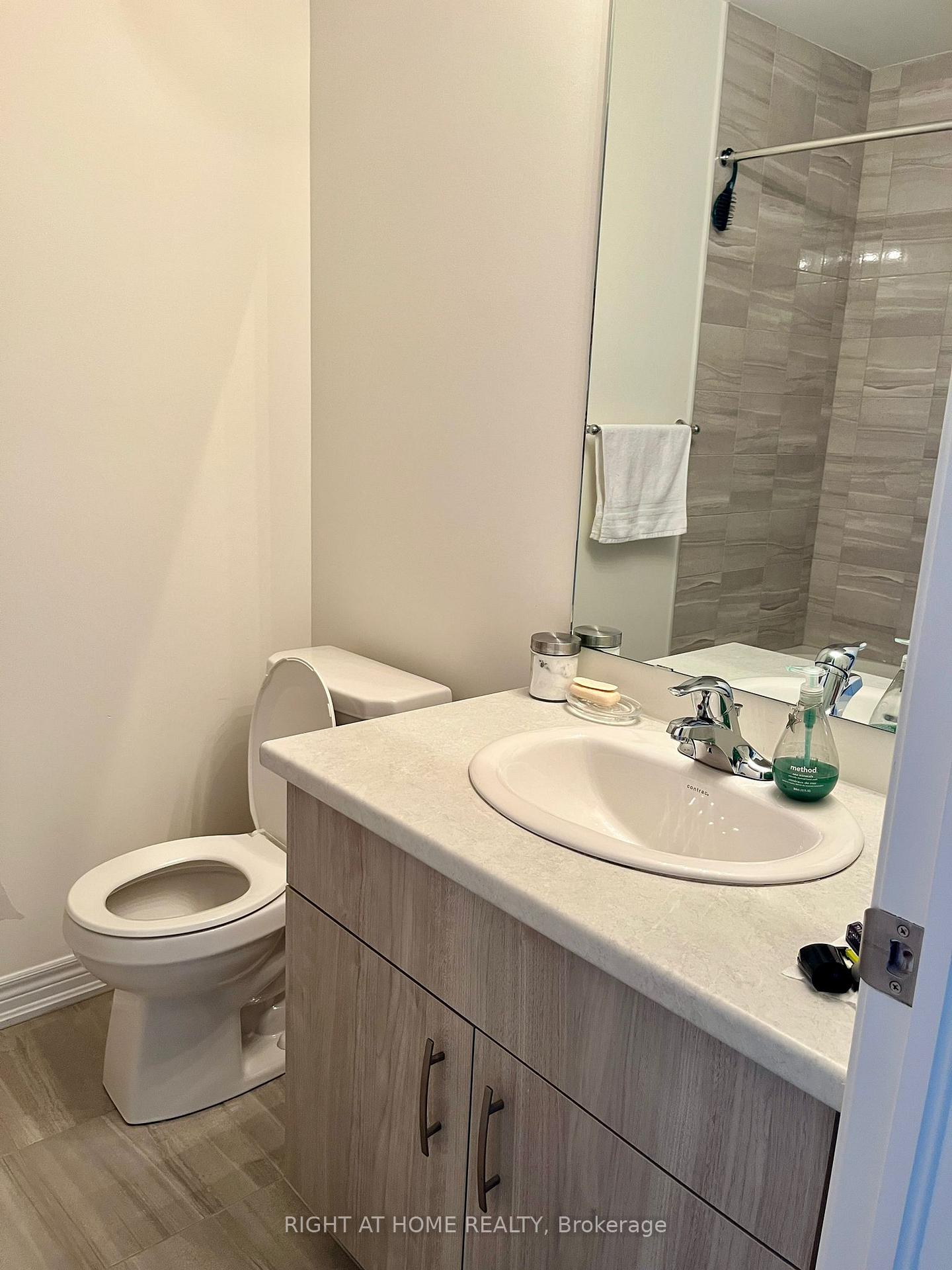 Photo 12 of Unit 43, 27 Rachel Drive, Hamilton, Winona Park — HOMEH