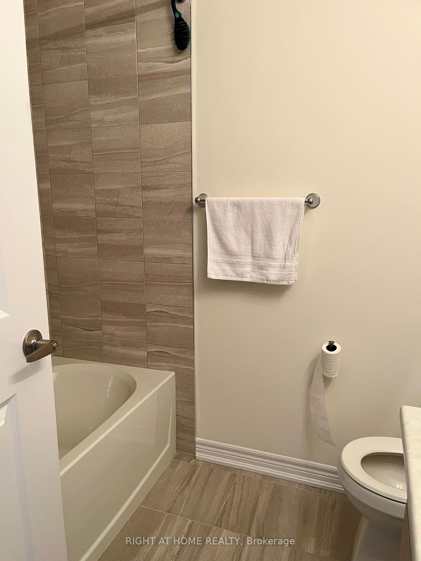 Photo 13 of Unit 43, 27 Rachel Drive, Hamilton, Winona Park — HOMEH