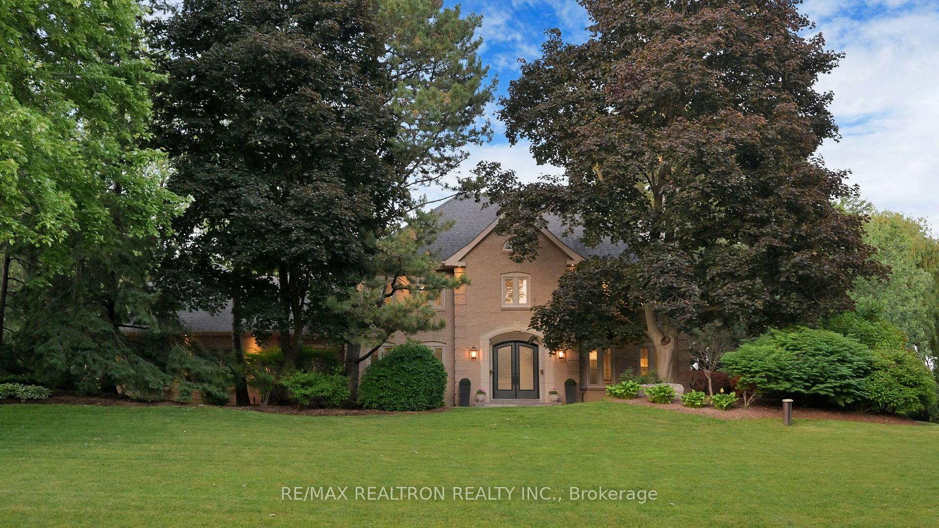 Photo 2 of 23 Boyd Court, Markham, Victoria Square — HOMEH