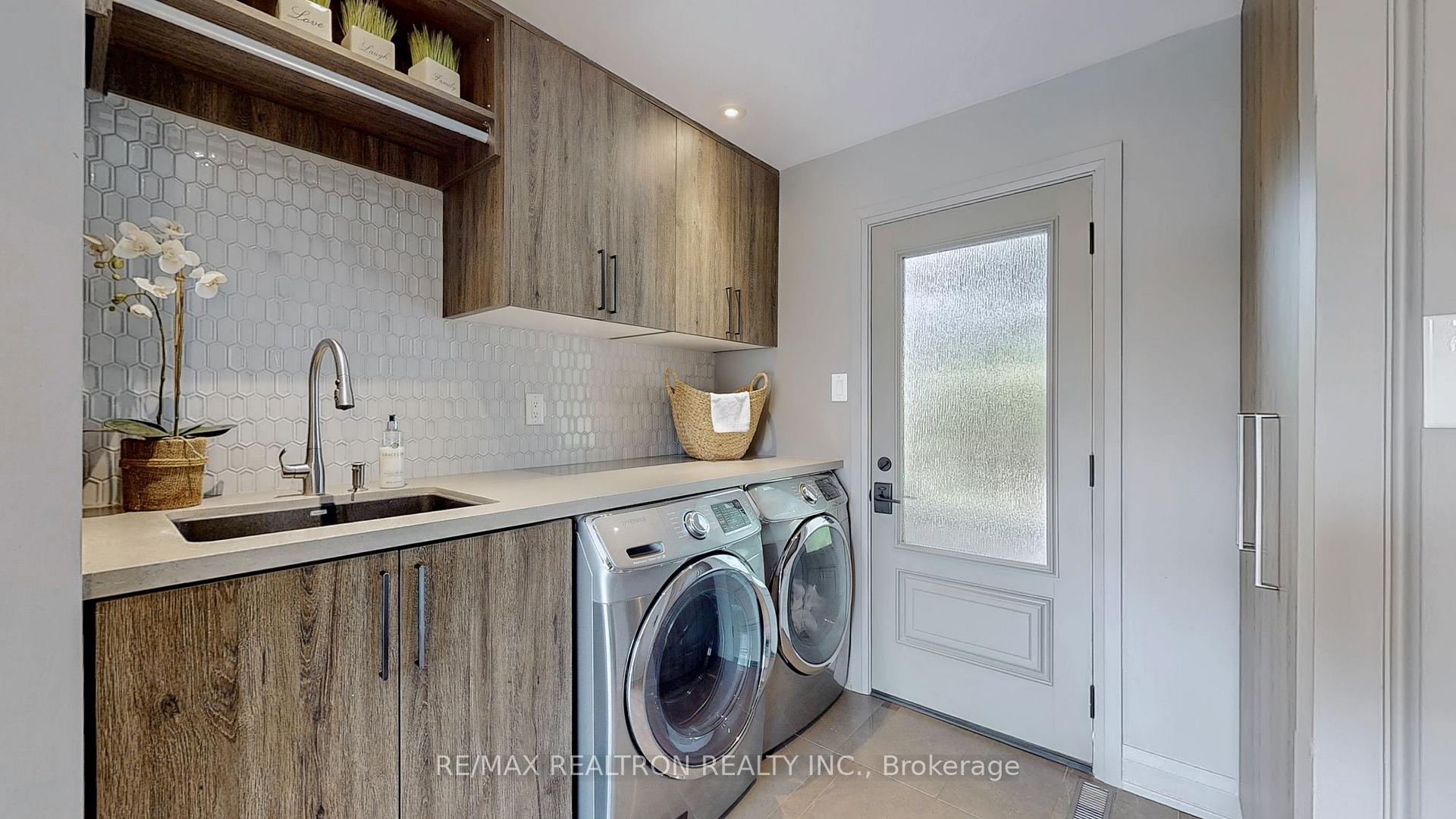 Photo 14 of 23 Boyd Court, Markham, Victoria Square — HOMEH