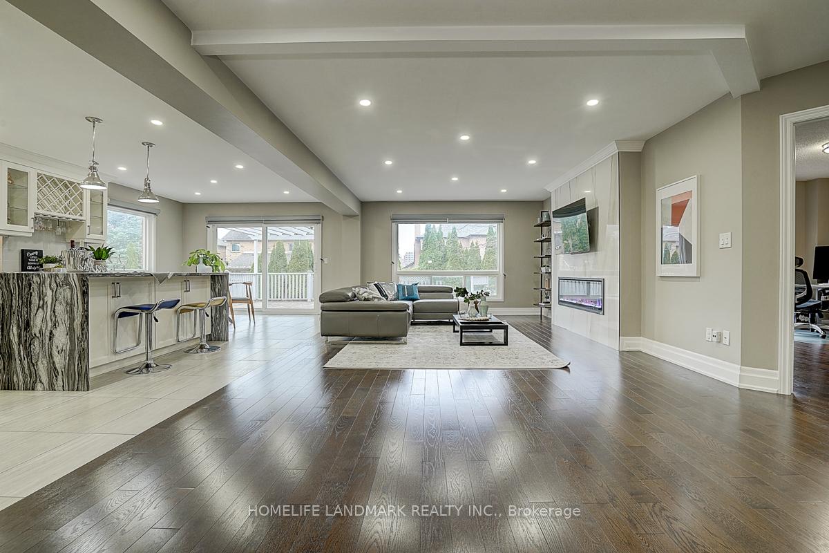 Photo 3 of 74 Webber Crescent, Markham, Unionville — HOMEH