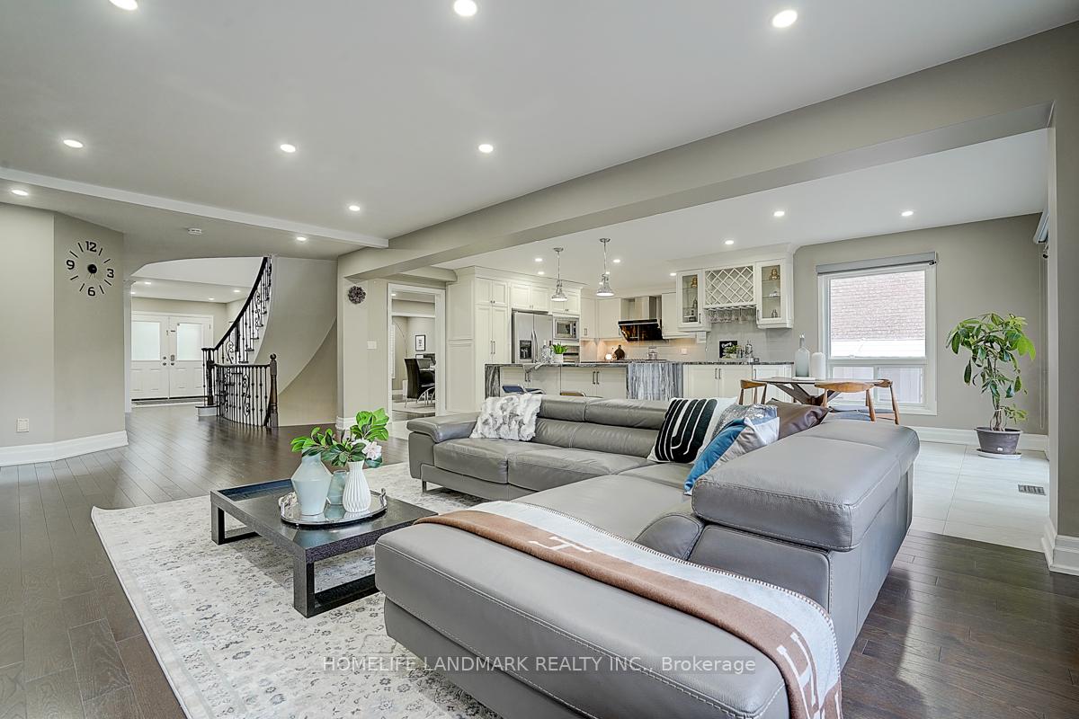 Photo 6 of 74 Webber Crescent, Markham, Unionville — HOMEH