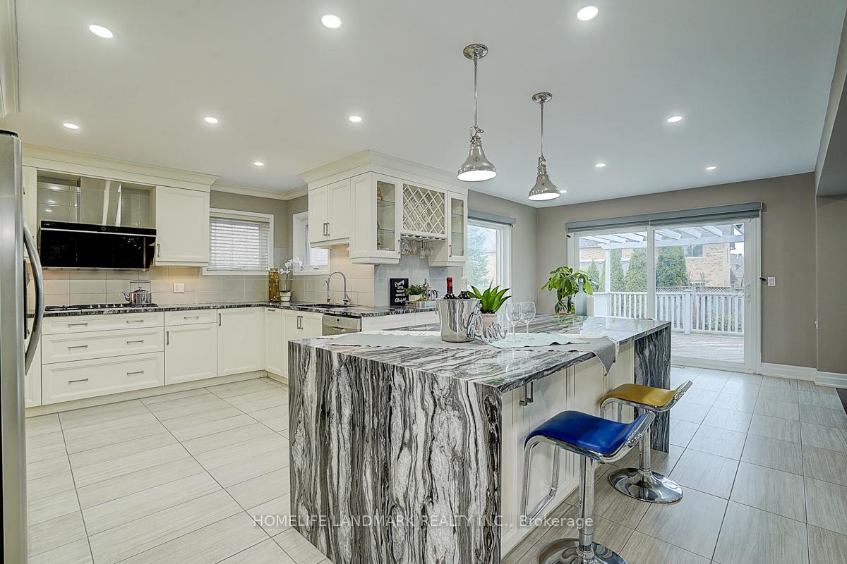 Photo 9 of 74 Webber Crescent, Markham, Unionville — HOMEH