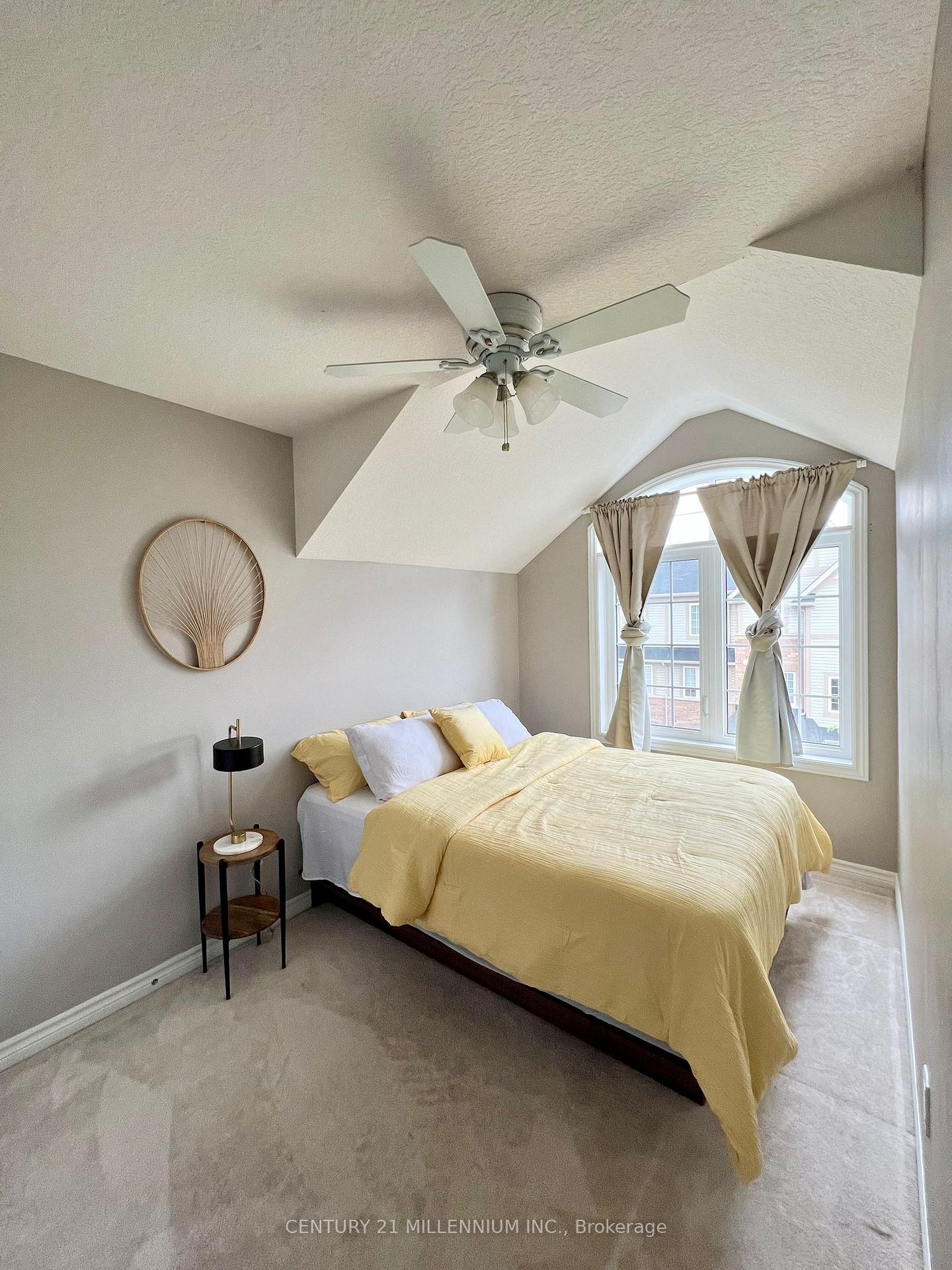 Photo 13 of 15 Dorchester Terrace, Hamilton, Stoney Creek Mountain — HOMEH