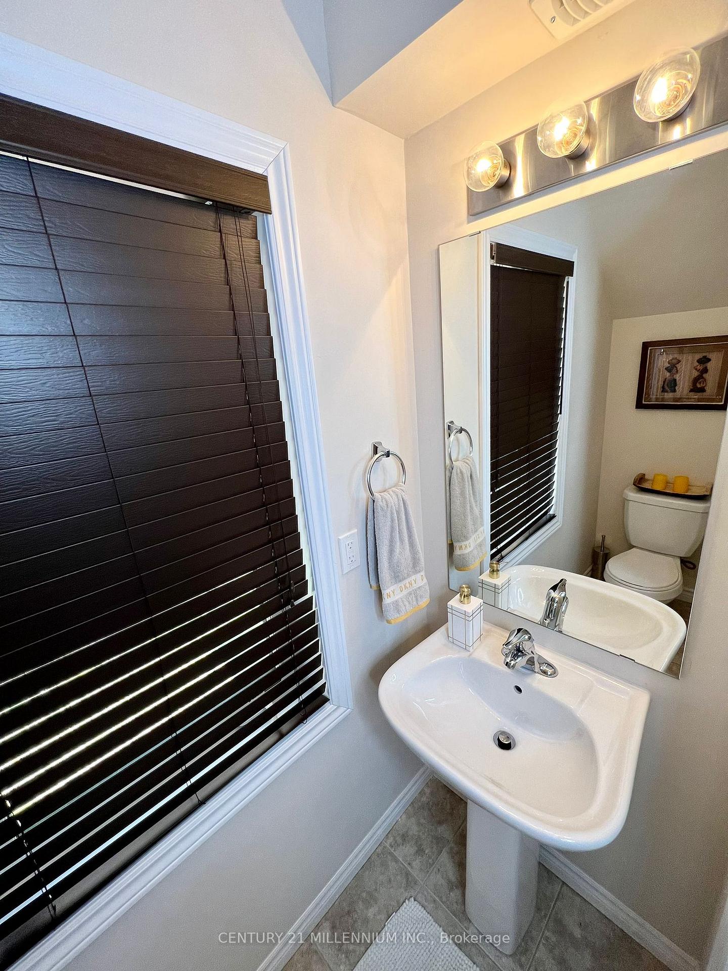 Photo 17 of 15 Dorchester Terrace, Hamilton, Stoney Creek Mountain — HOMEH