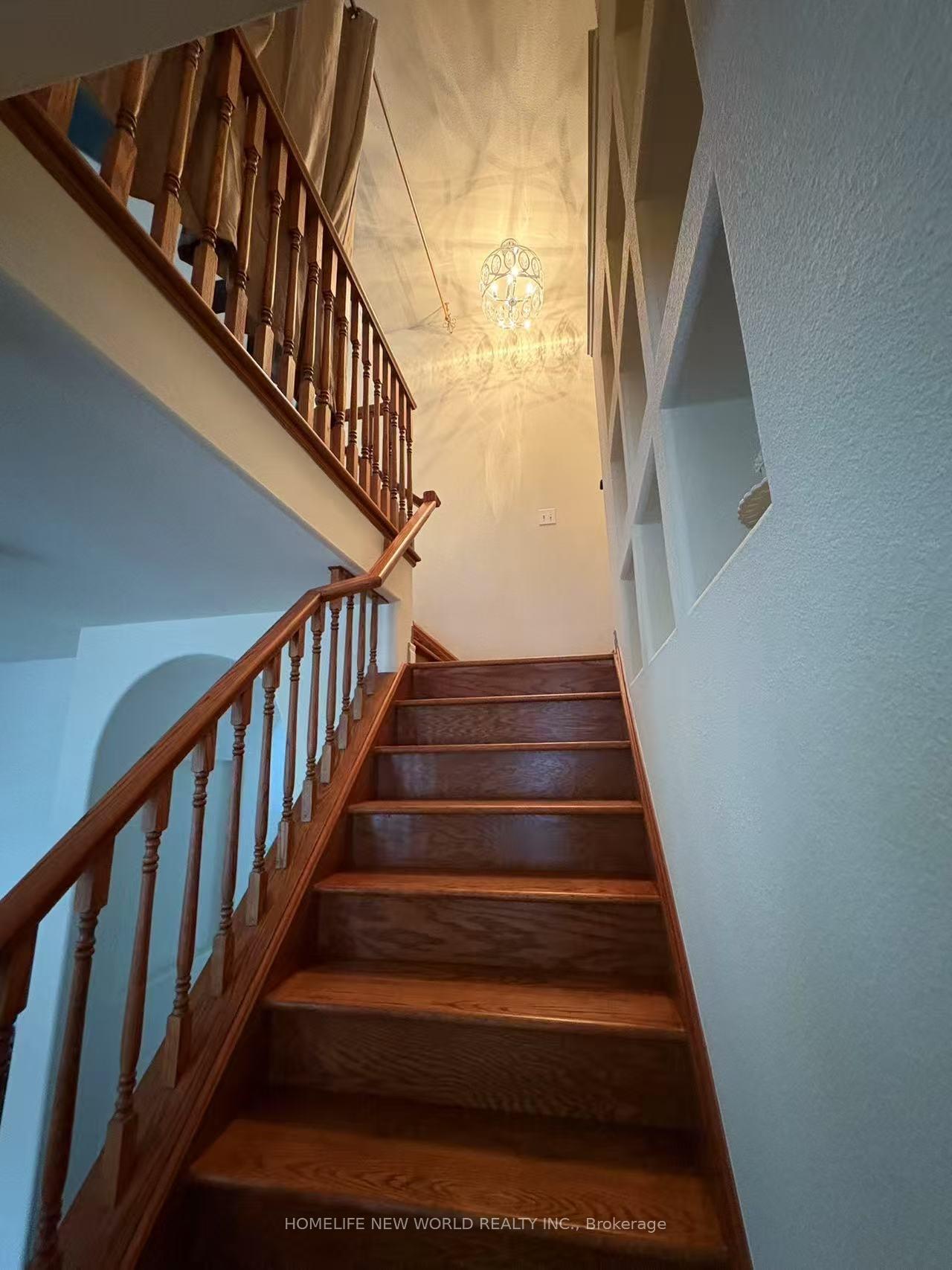 Photo 3 of Unit UPPER PRIM, 41 Majestic Drive, Markham, Berczy — HOMEH