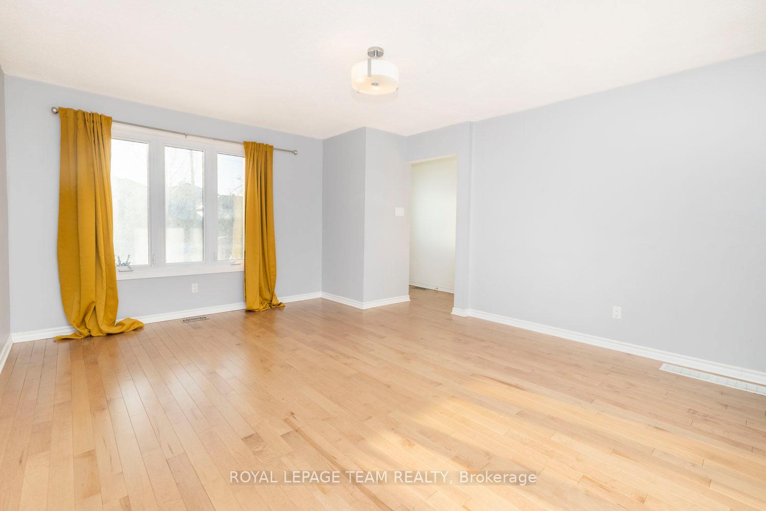 Photo 6 of 945 Greenbriar Avenue, Ottawa, Carleton Heights — HOMEH