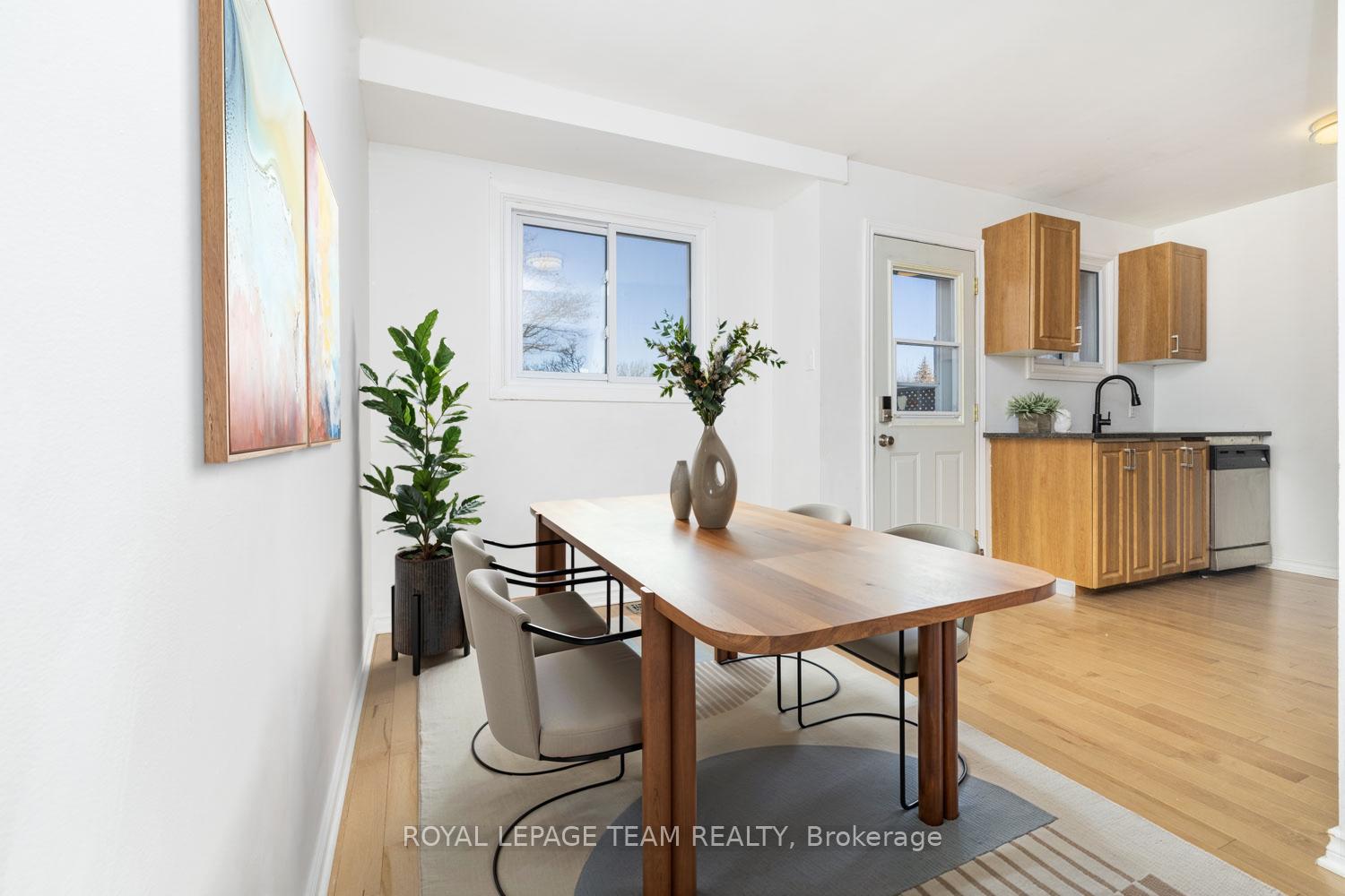 Photo 7 of 945 Greenbriar Avenue, Ottawa, Carleton Heights — HOMEH