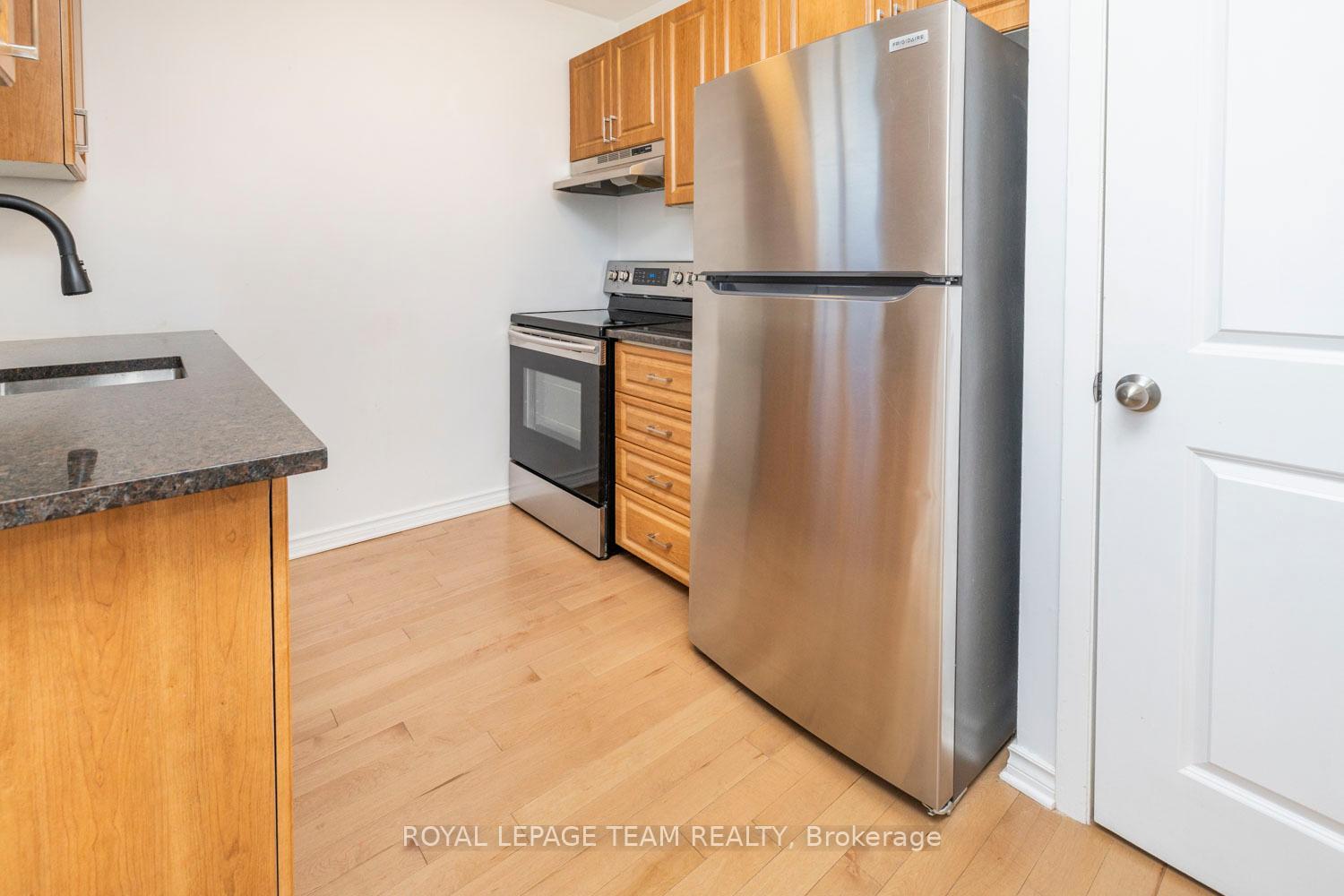 Photo 12 of 945 Greenbriar Avenue, Ottawa, Carleton Heights — HOMEH