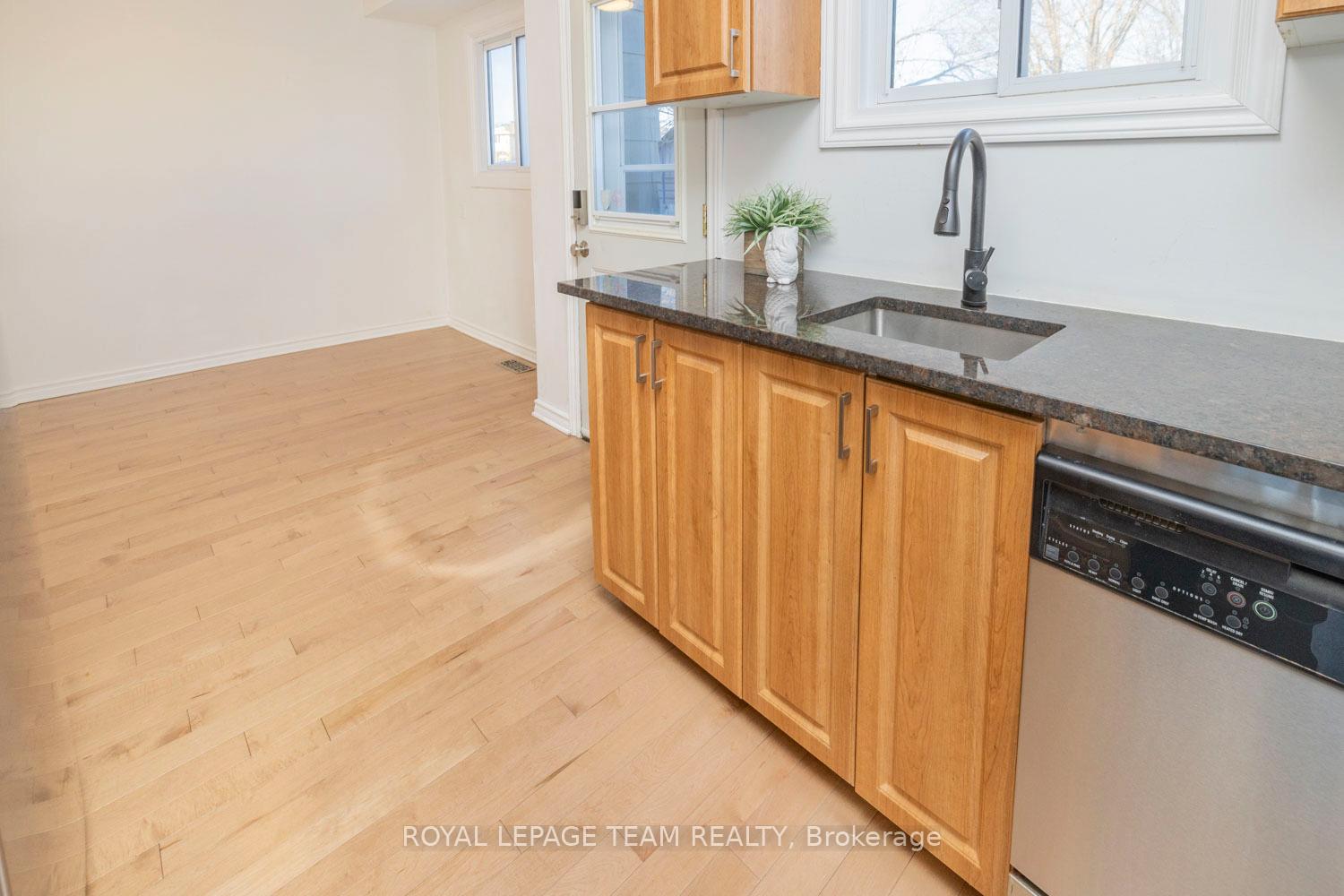 Photo 14 of 945 Greenbriar Avenue, Ottawa, Carleton Heights — HOMEH