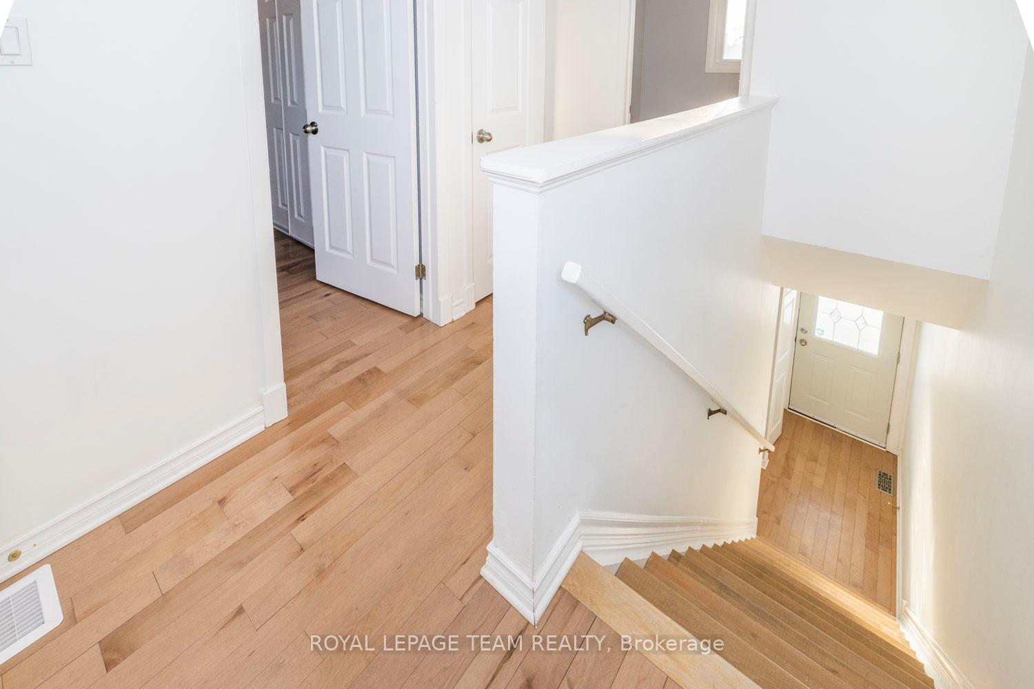 Photo 16 of 945 Greenbriar Avenue, Ottawa, Carleton Heights — HOMEH