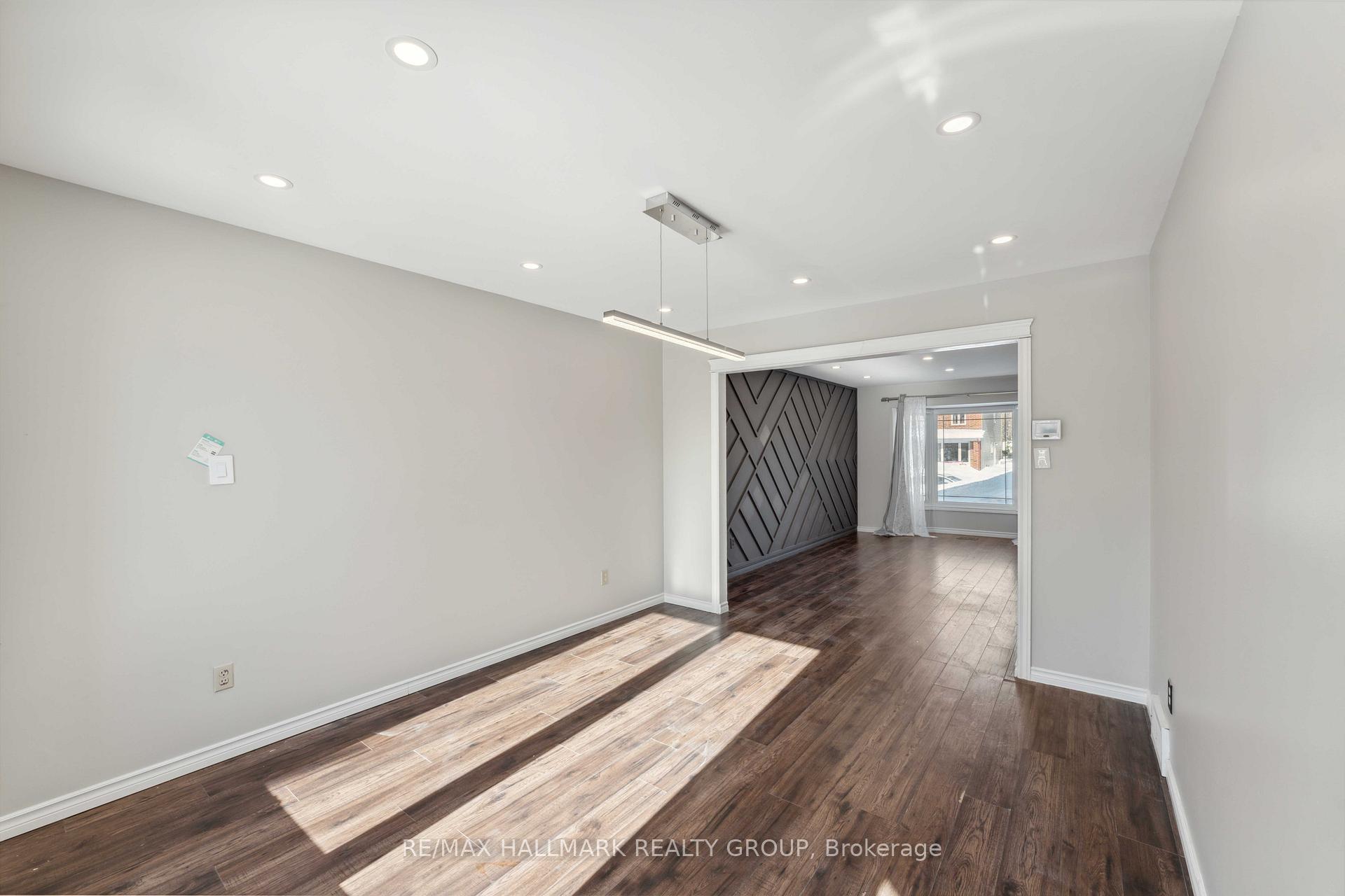 Photo 10 of 28 Dartmoor Drive, Ottawa, Kanata - Bridlewood — HOMEH