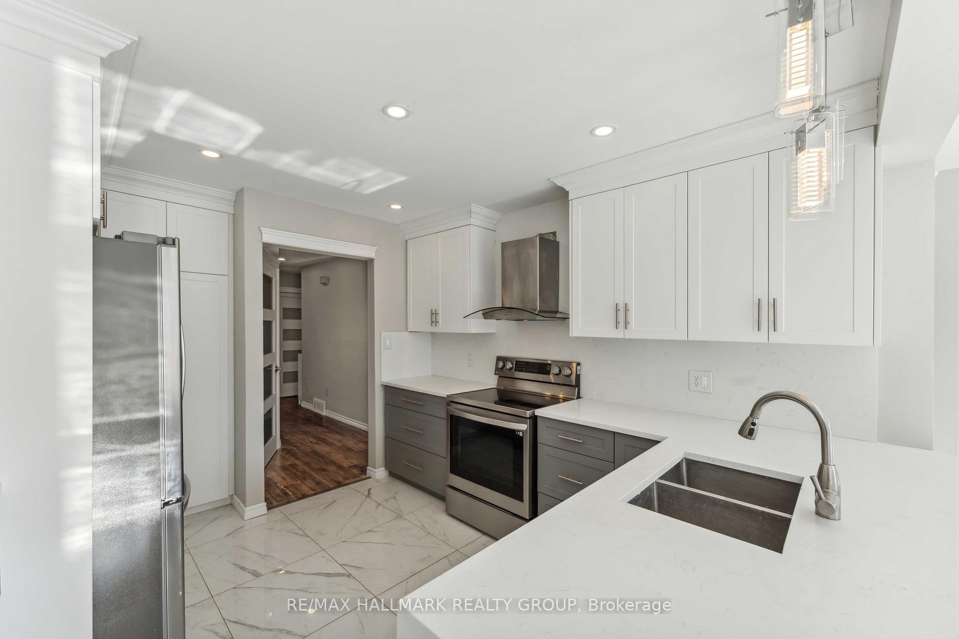 Photo 17 of 28 Dartmoor Drive, Ottawa, Kanata - Bridlewood — HOMEH