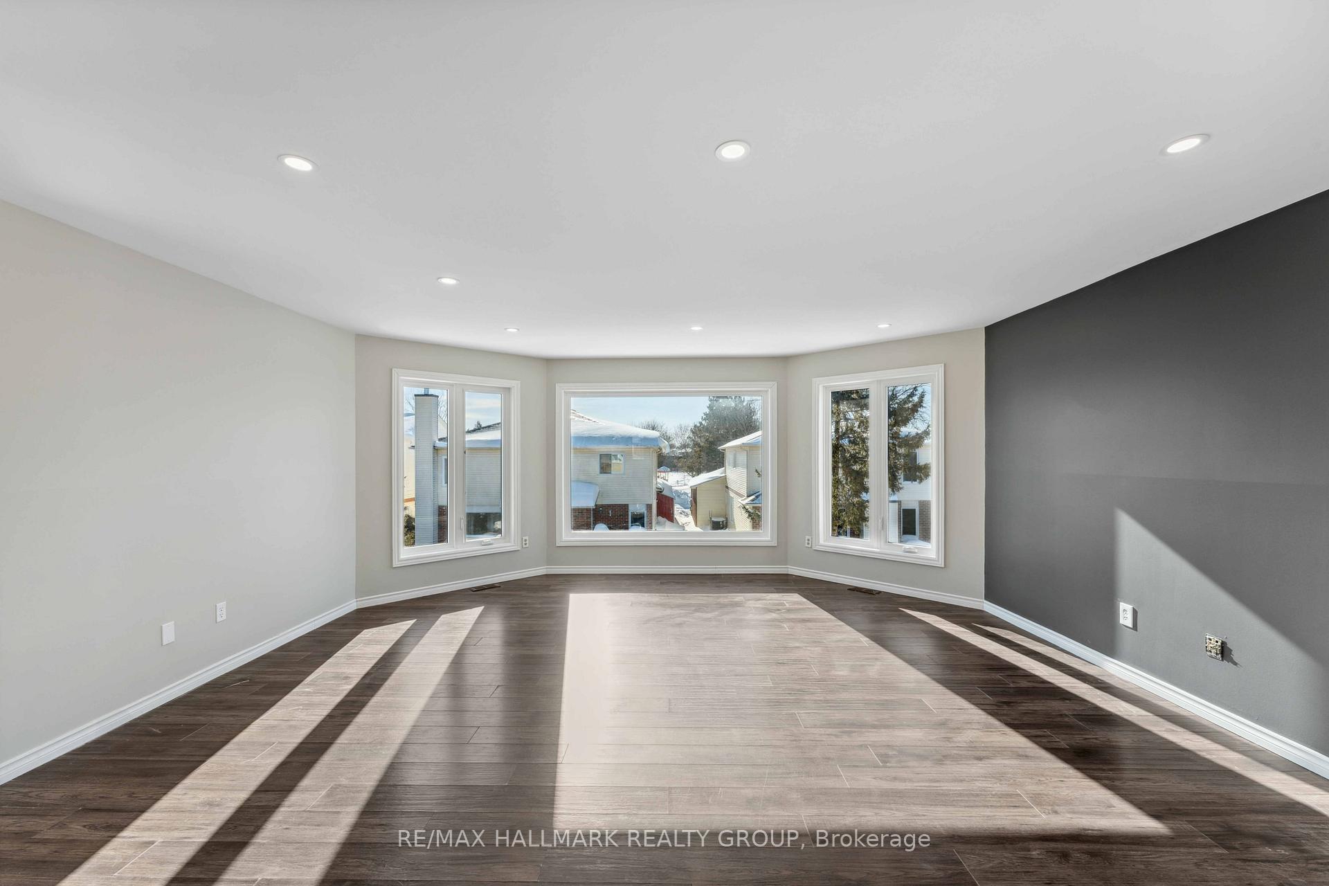 Photo 22 of 28 Dartmoor Drive, Ottawa, Kanata - Bridlewood — HOMEH