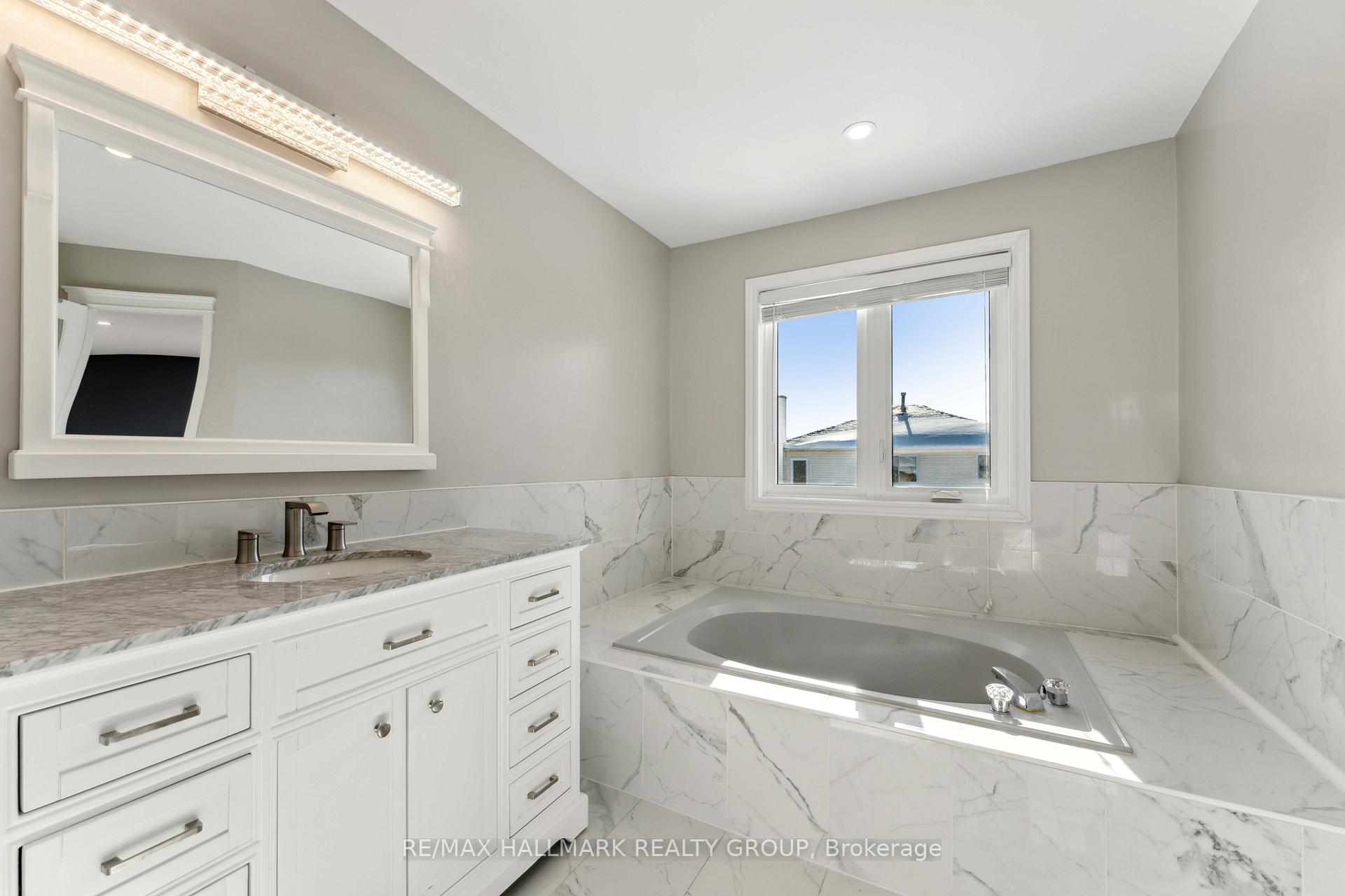 Photo 26 of 28 Dartmoor Drive, Ottawa, Kanata - Bridlewood — HOMEH