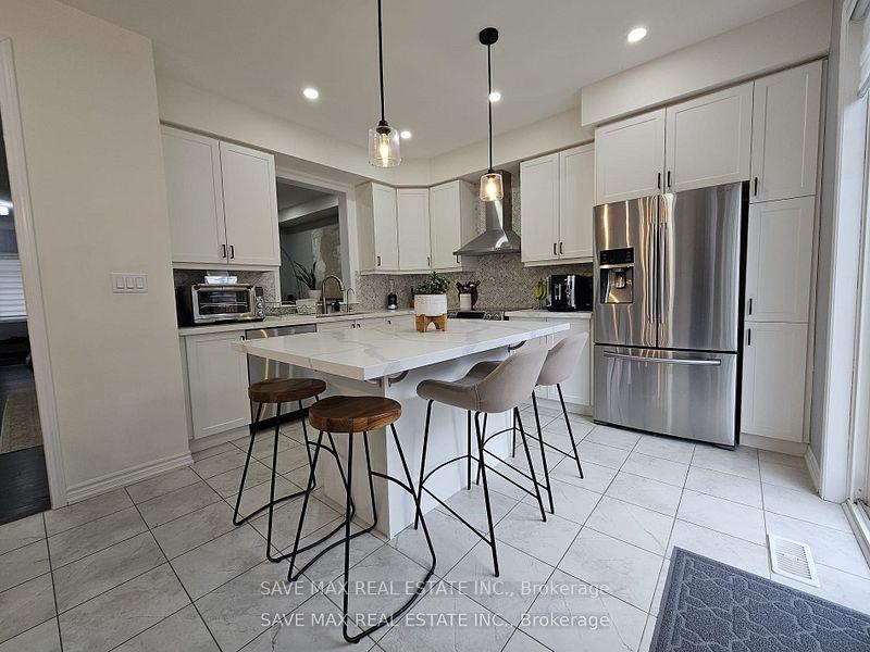 Photo 7 of Unit Upper, 105 Whitlock Avenue E, Milton, Ford — HOMEH