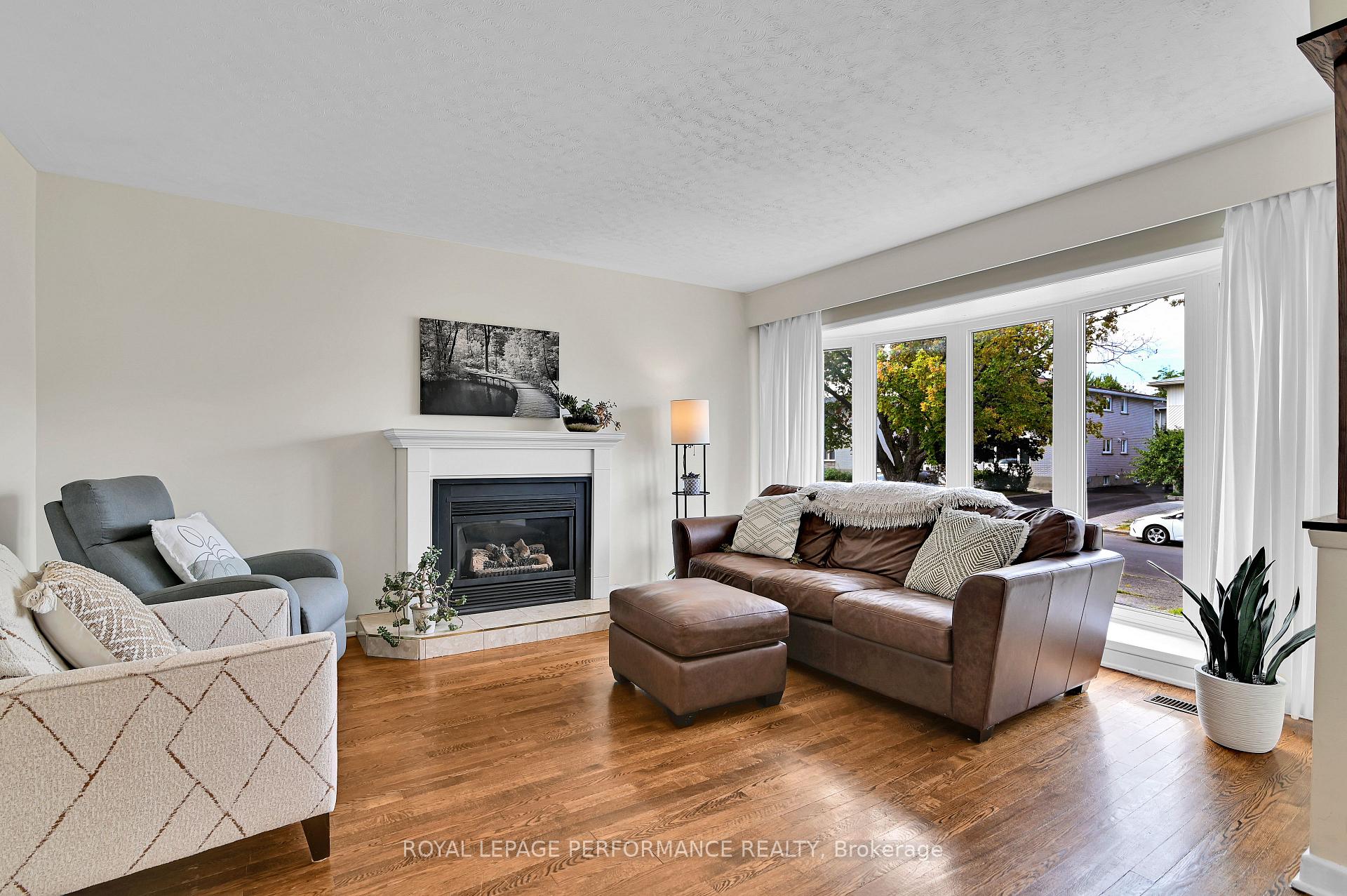 Photo 3 of 1411 Bellamy Street, Ottawa, Carleton Square — HOMEH