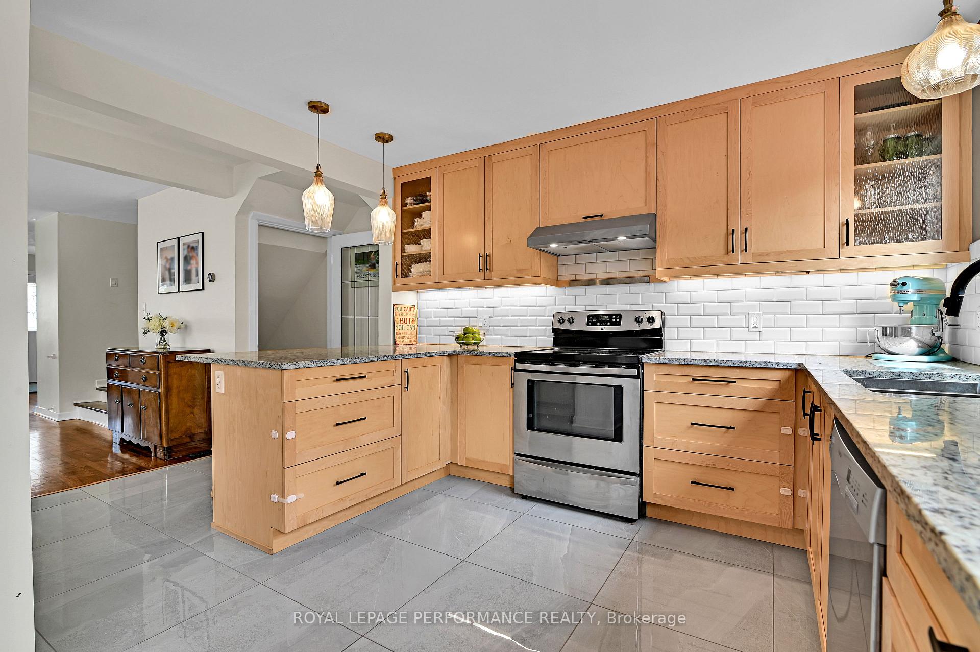 Photo 11 of 1411 Bellamy Street, Ottawa, Carleton Square — HOMEH