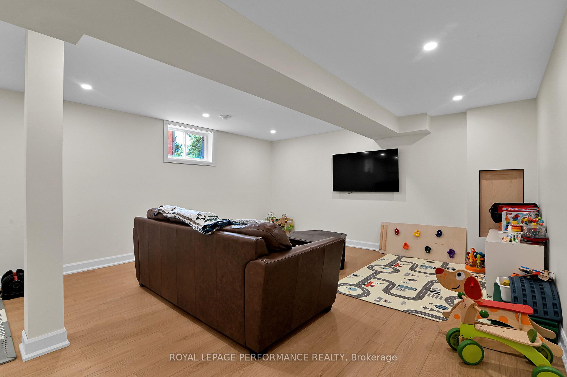 Photo 26 of 1411 Bellamy Street, Ottawa, Carleton Square — HOMEH
