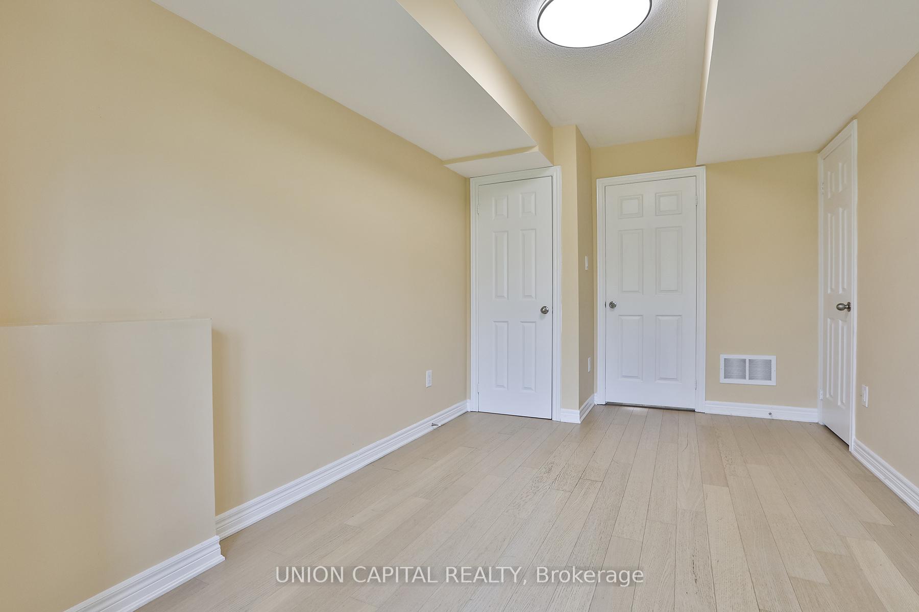 Photo 9 of 45 Dundas Way, Markham, Greensborough — HOMEH