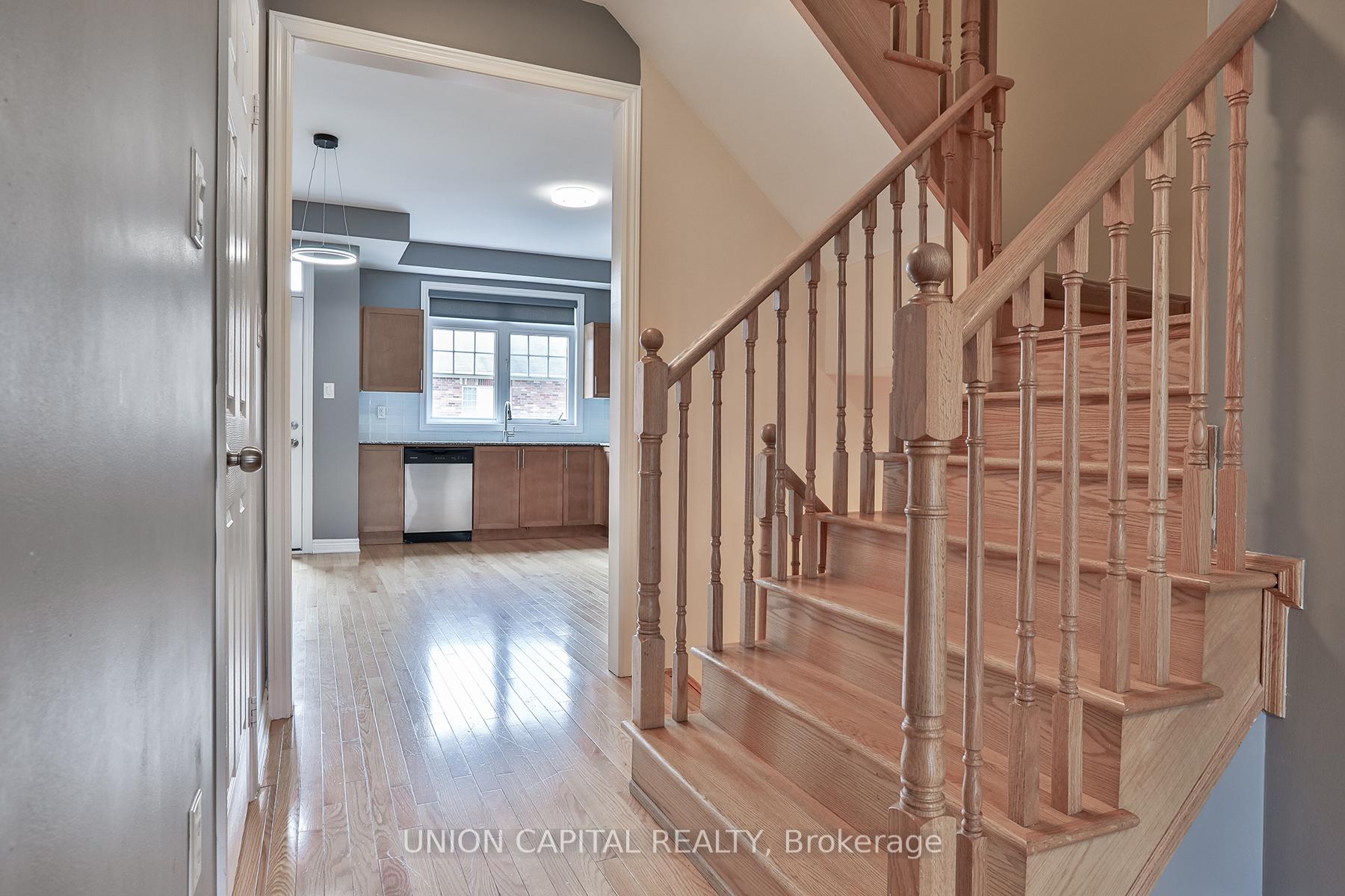 Photo 12 of 45 Dundas Way, Markham, Greensborough — HOMEH