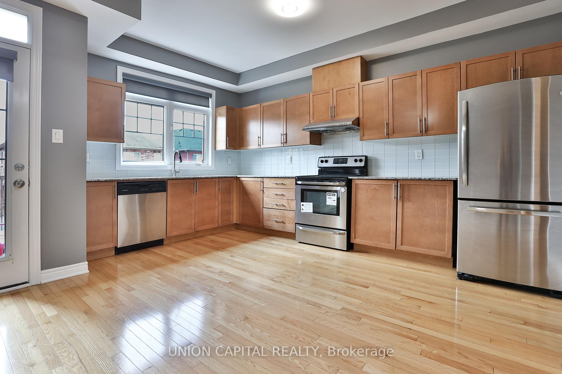 Photo 13 of 45 Dundas Way, Markham, Greensborough — HOMEH