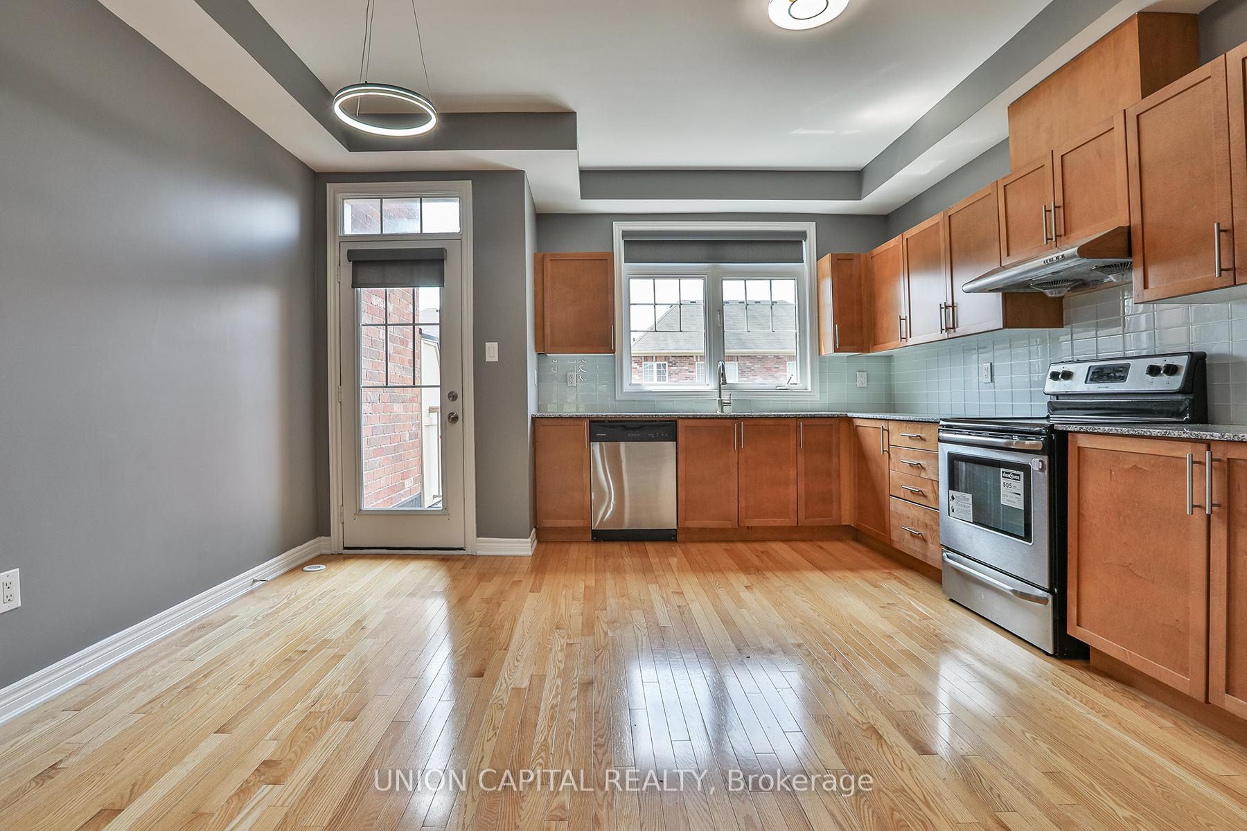 Photo 16 of 45 Dundas Way, Markham, Greensborough — HOMEH