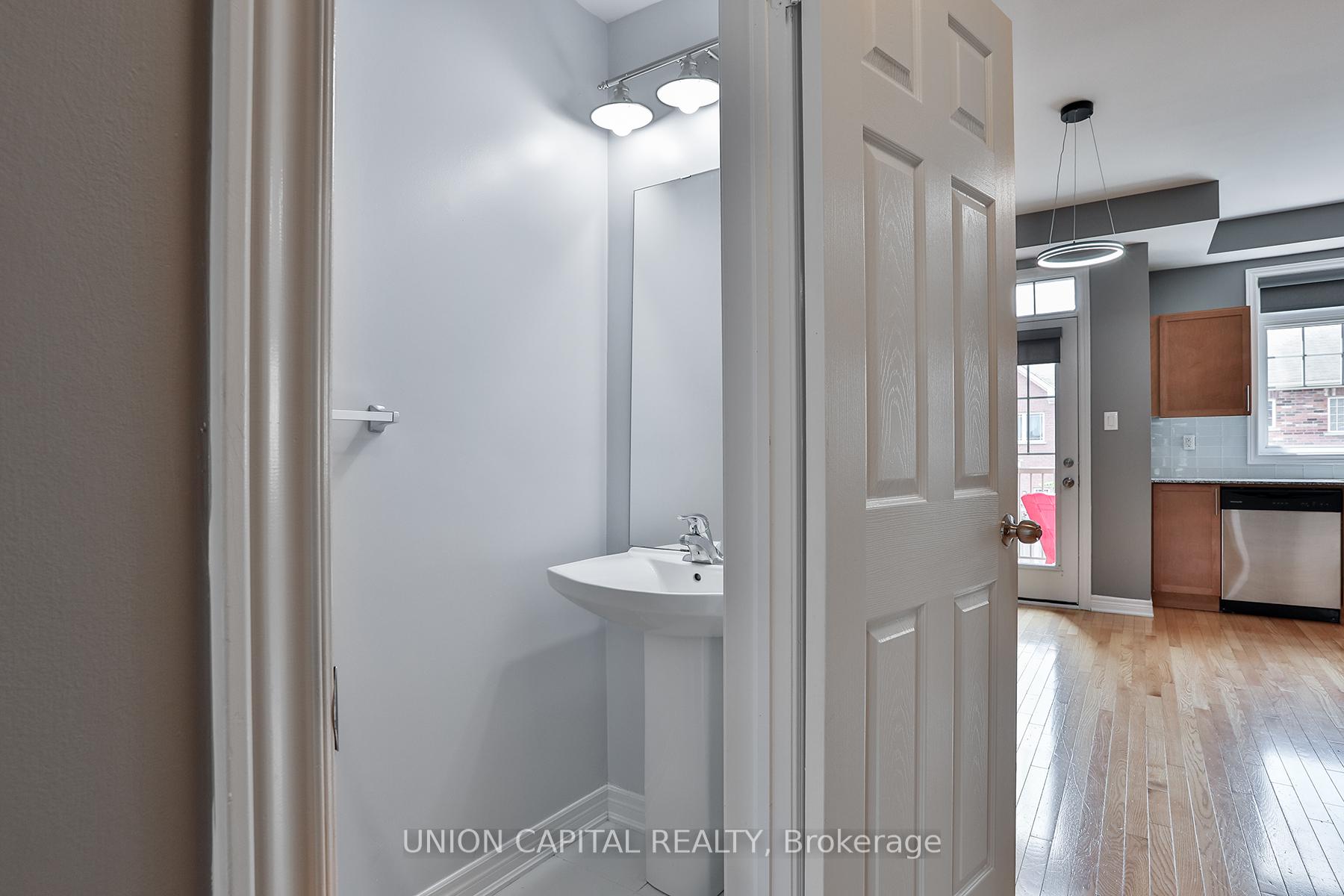 Photo 21 of 45 Dundas Way, Markham, Greensborough — HOMEH